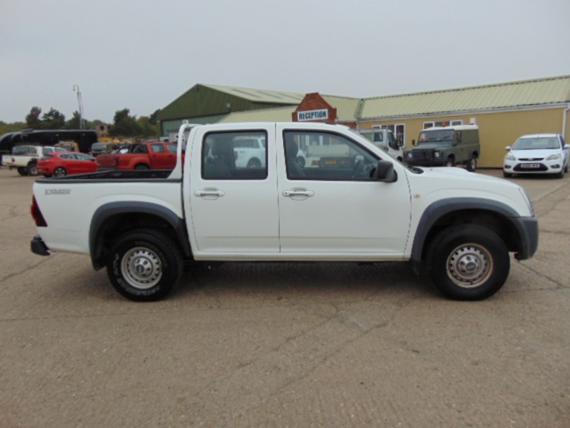 2008 Isuzu D-Max Double Cab 2.5 Diesel 4 x 4 Pickup 74,886km - Image 5 of 17