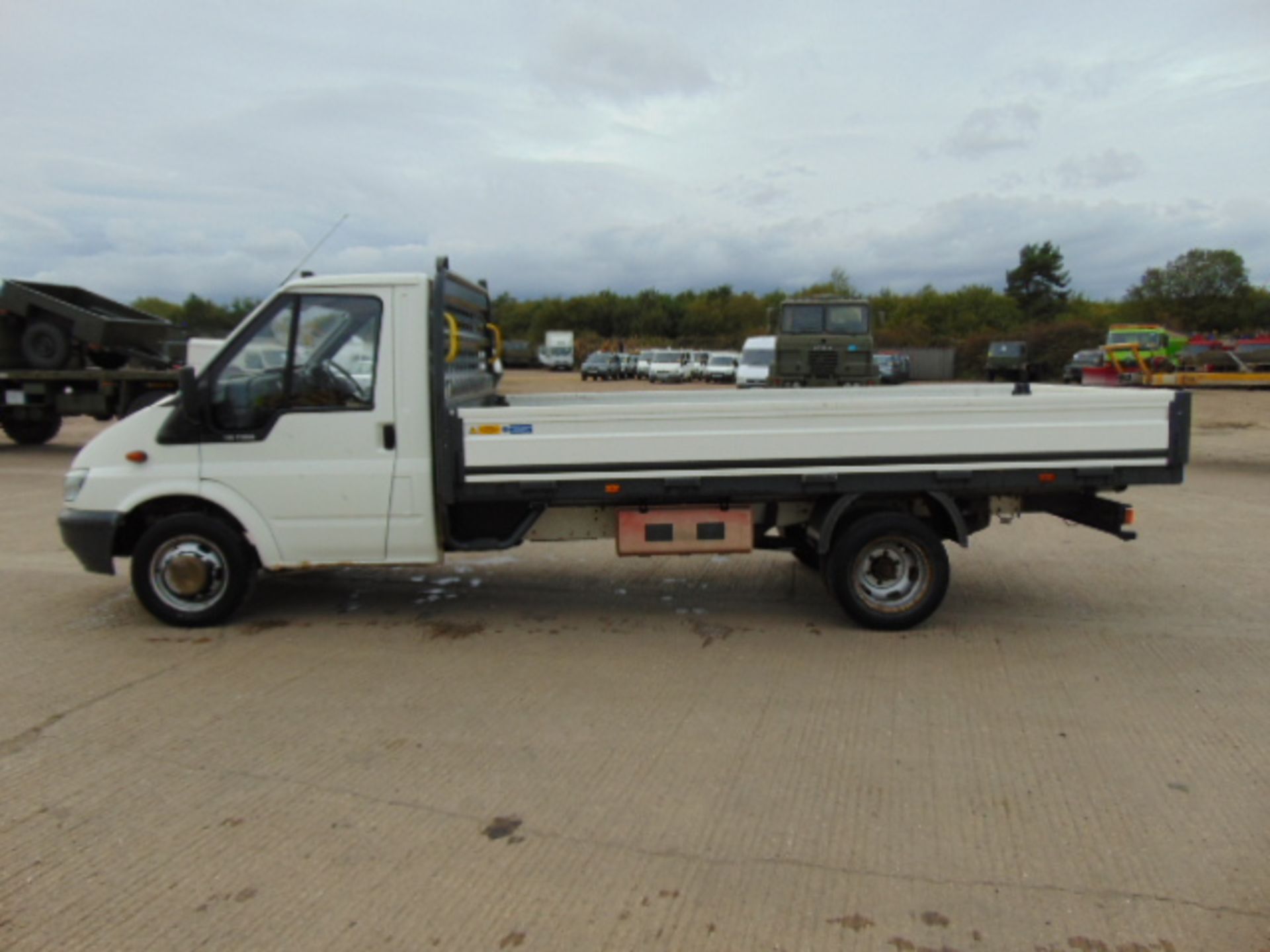 2005 Ford Transit 115 T350 Dropside Pickup 31,363 miles - Image 4 of 16