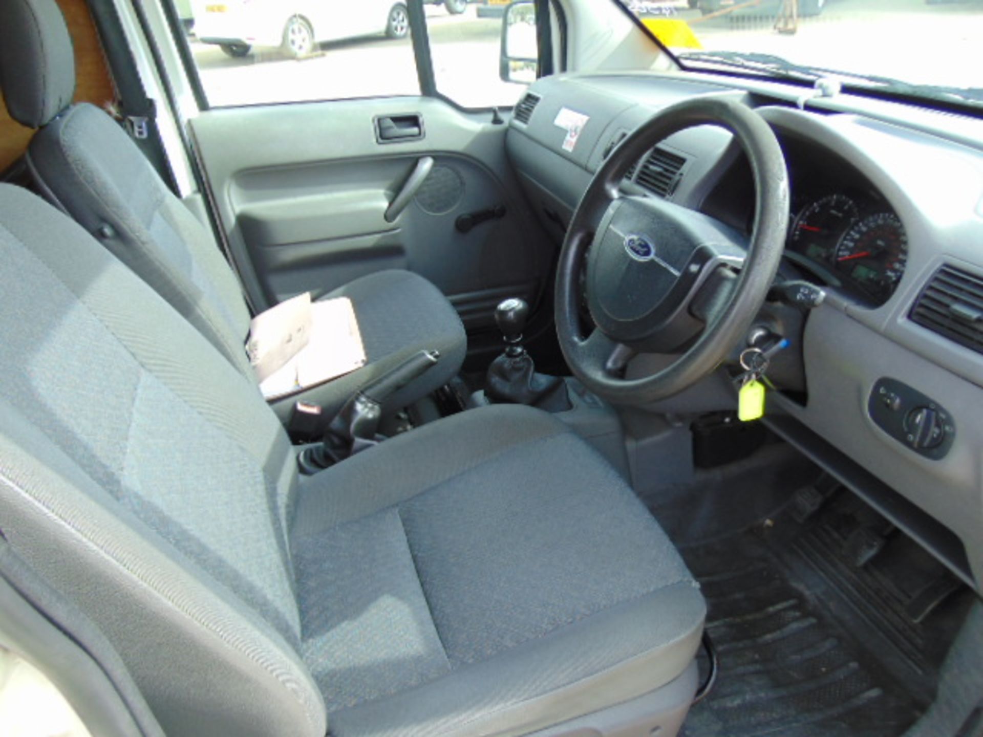 2004 Ford Transit Connect T200 L Panel Van 24,165 miles - Image 12 of 14