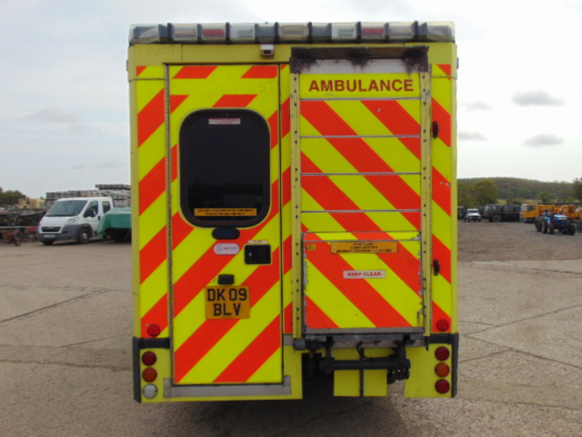 Mercedes Sprinter 515 CDI Turbo diesel ambulance - Image 7 of 19