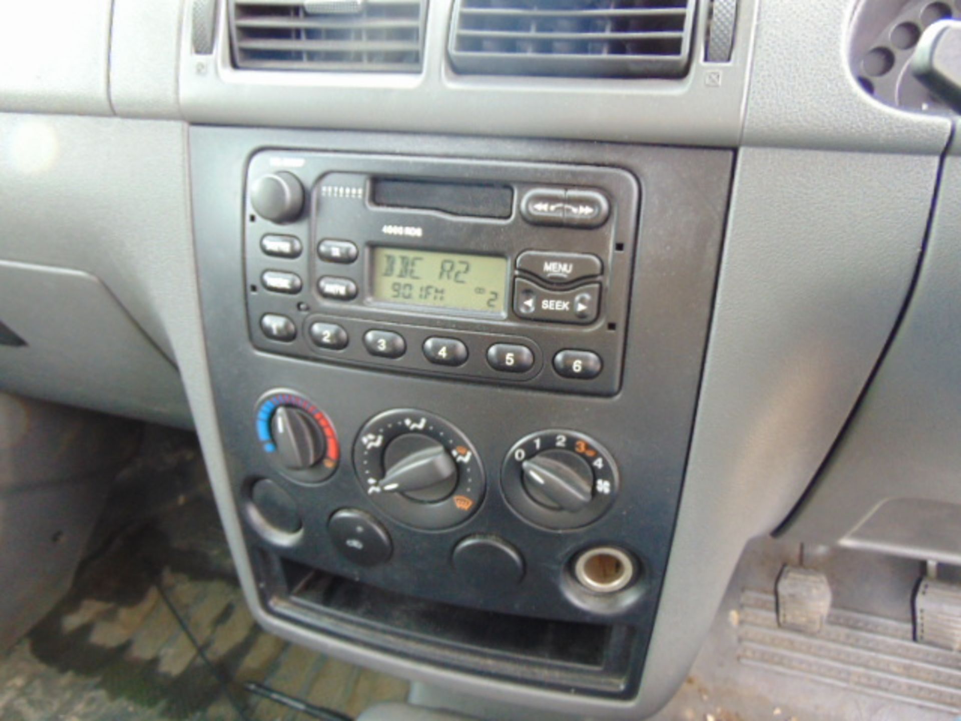 2006 Ford Transit Connect T200 L Panel Van 25,668 miles - Image 11 of 15