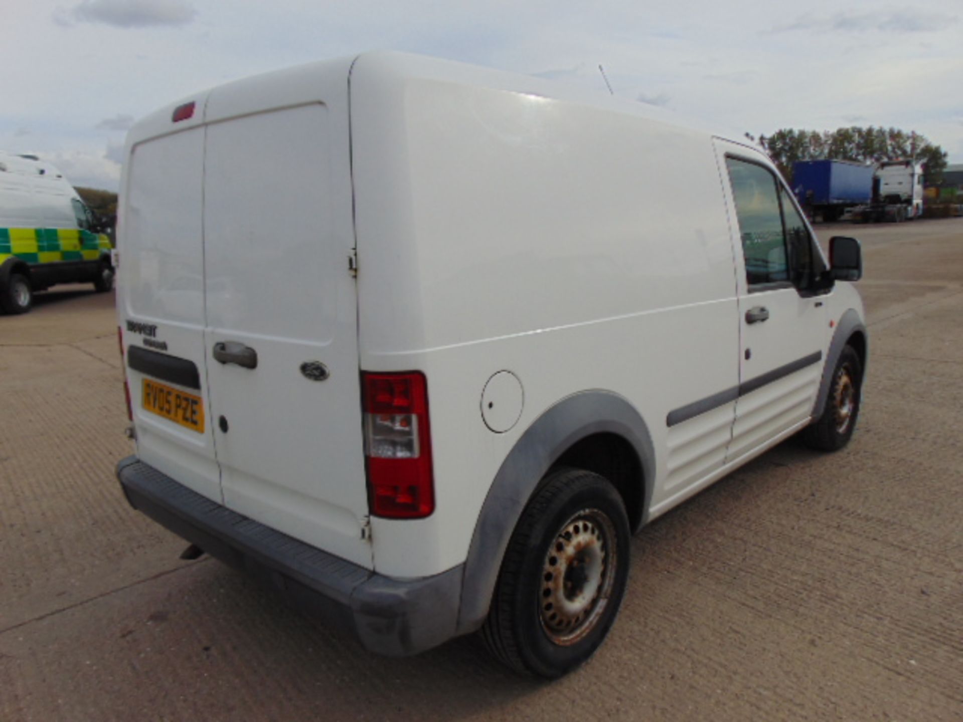 2005 Ford Transit Connect T200 L Panel Van 45,378 miles - Image 8 of 15