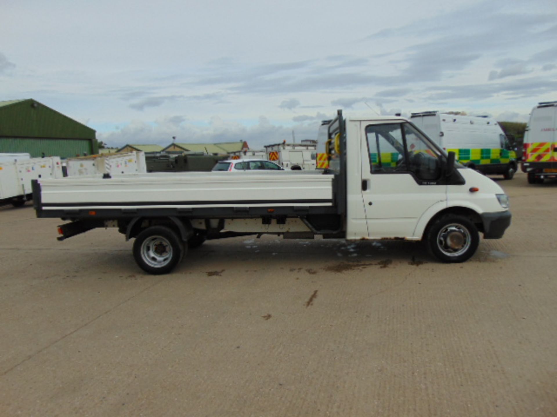 2005 Ford Transit 115 T350 Dropside Pickup 31,363 miles - Image 5 of 16