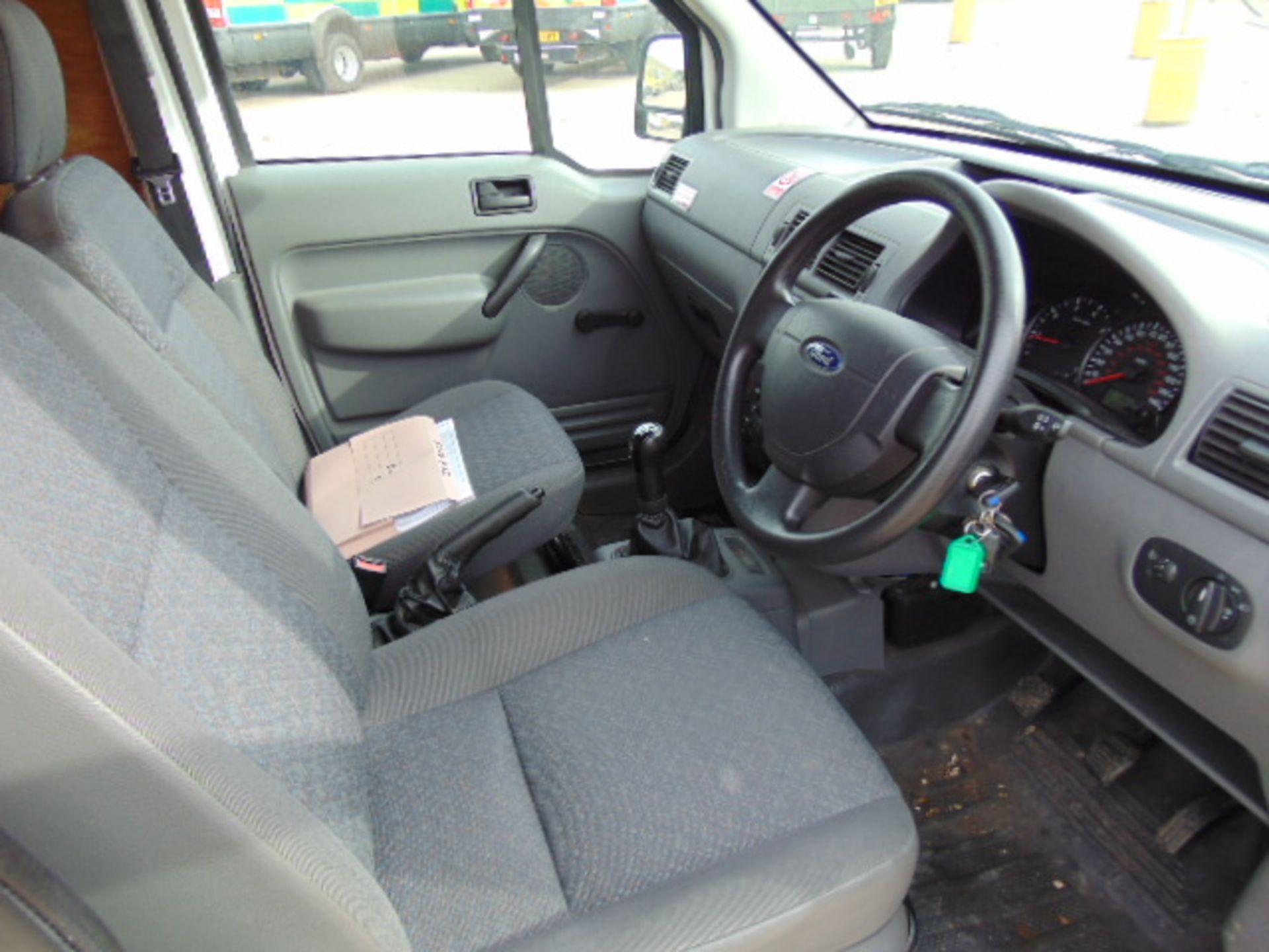 2006 Ford Transit Connect T200 L Panel Van 25,668 miles - Image 12 of 15