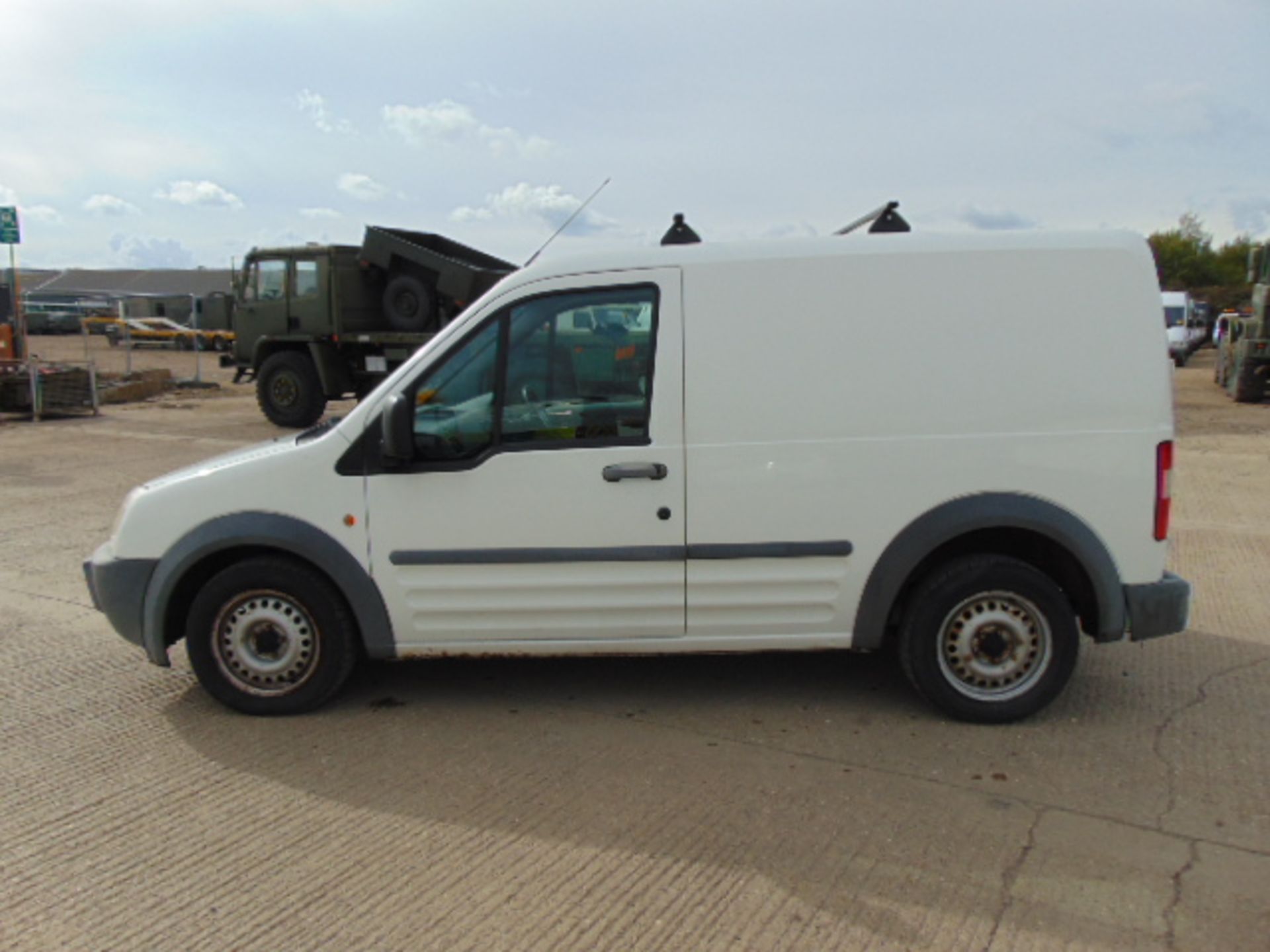 2004 Ford Transit Connect T200 L Panel Van 39,182 miles - Image 4 of 15