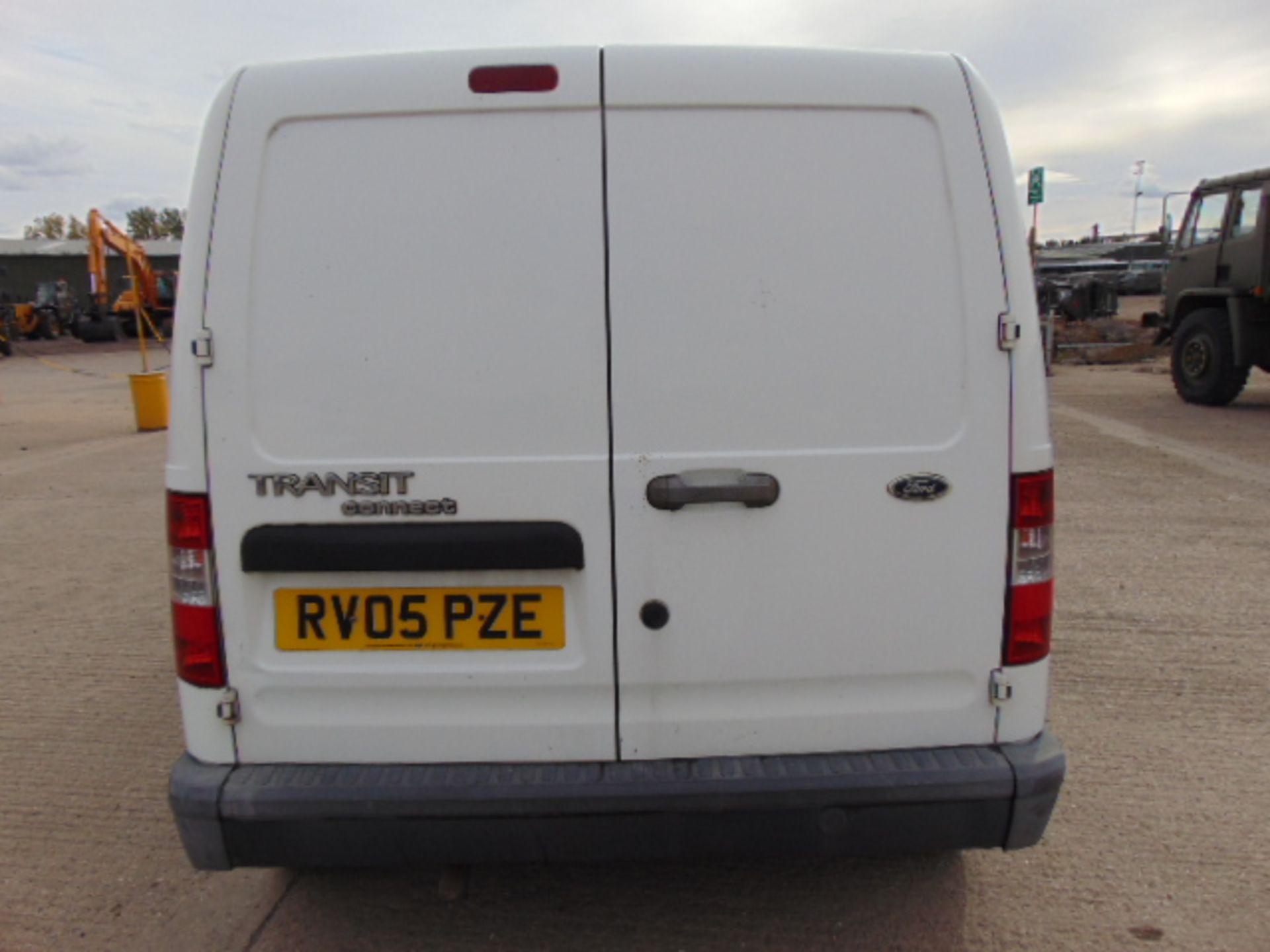 2005 Ford Transit Connect T200 L Panel Van 45,378 miles - Image 7 of 15