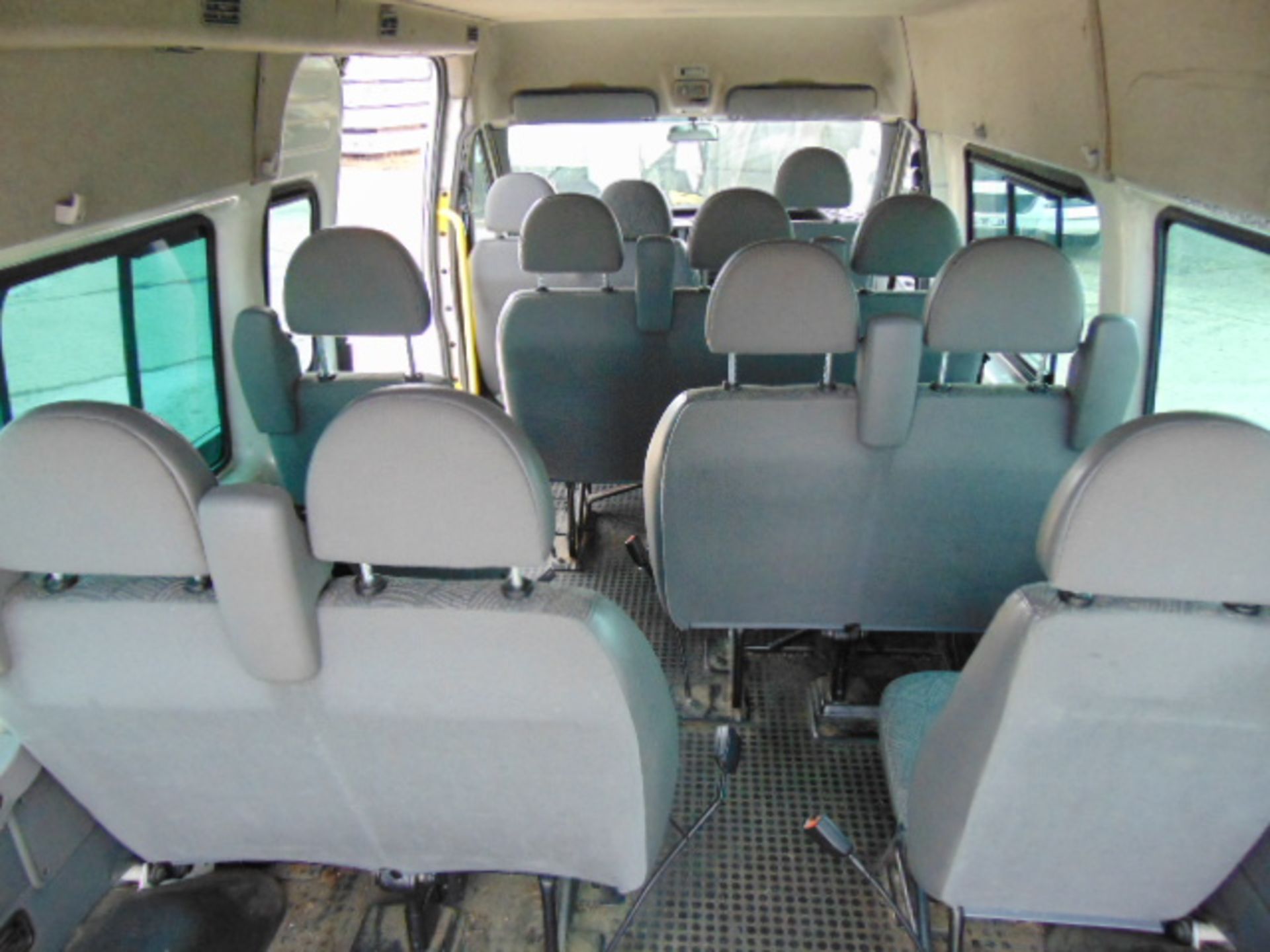 2004 Ford Transit 12 Seat Minibus 62,186 miles - Image 15 of 22