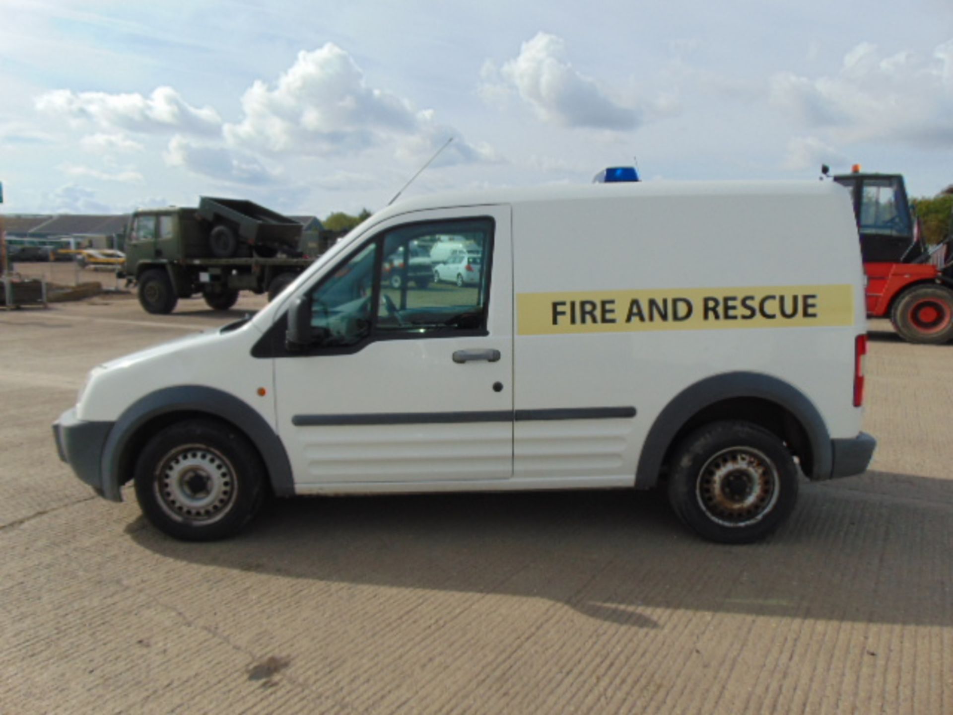 2006 Ford Transit Connect T200 L Panel Van 38,484 miles - Image 4 of 16