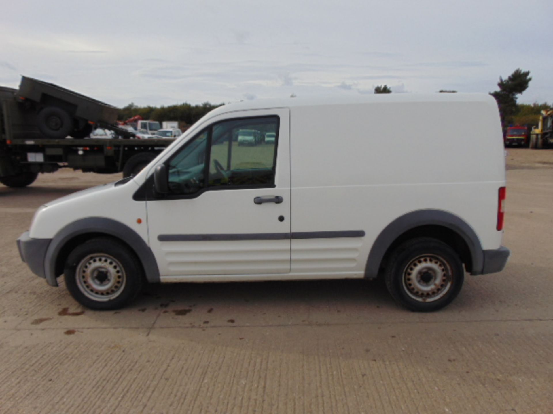2005 Ford Transit Connect T200 L Panel Van 35,338 miles - Image 4 of 15