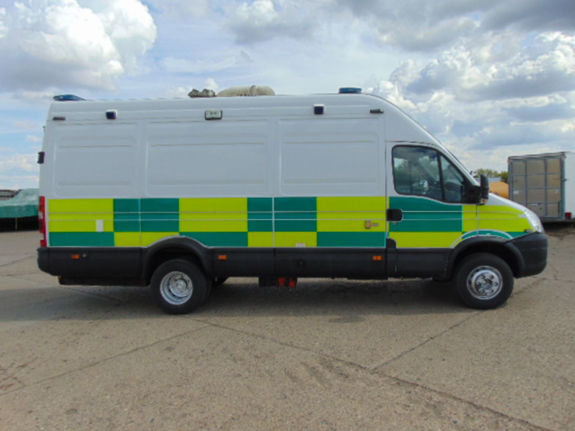 Iveco Daily 65C18 3.0 HPT Long Wheel Base, High roof panel van - Image 5 of 32