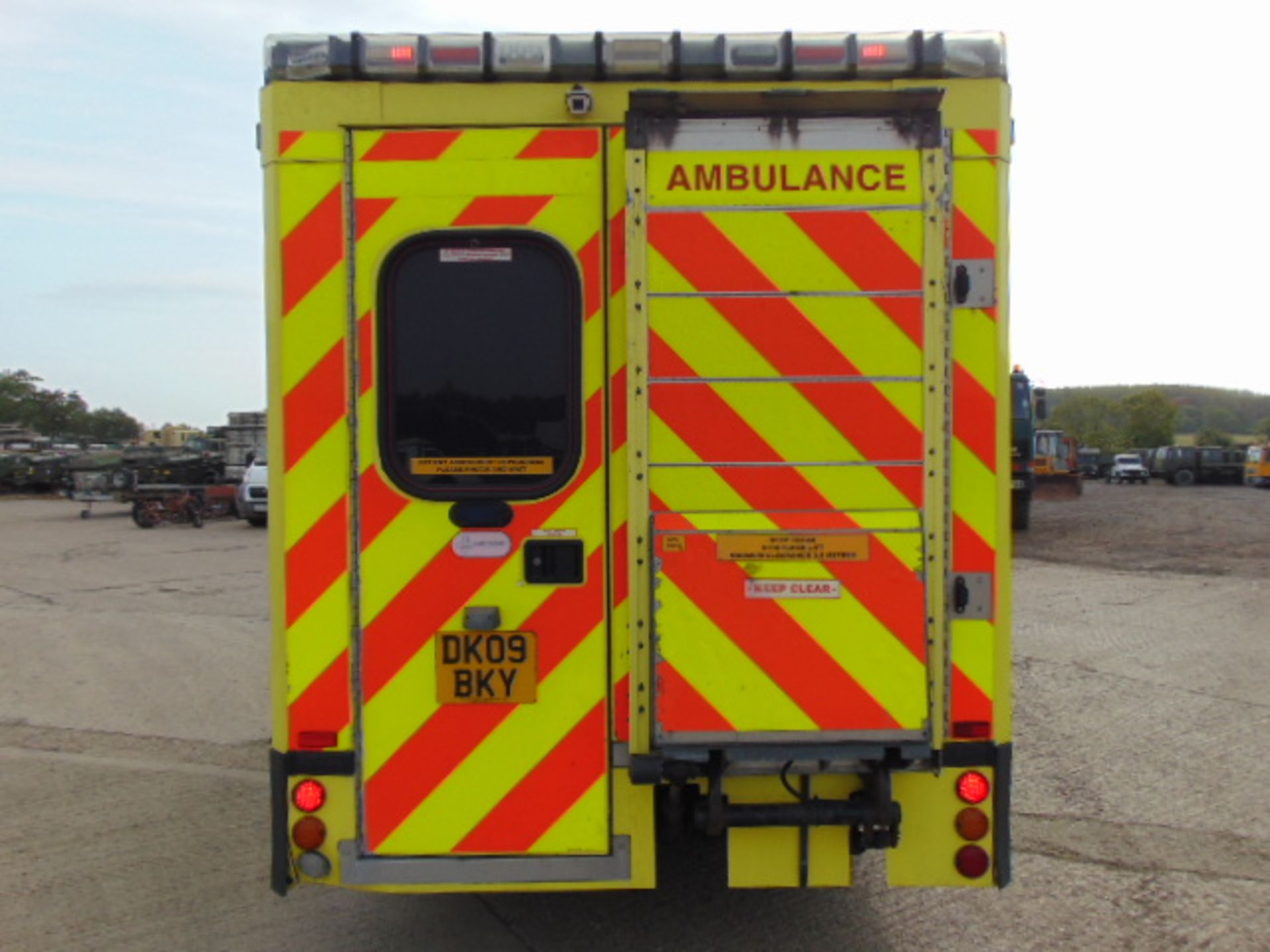 Mercedes Sprinter 515 CDI Turbo diesel ambulance - Image 7 of 21