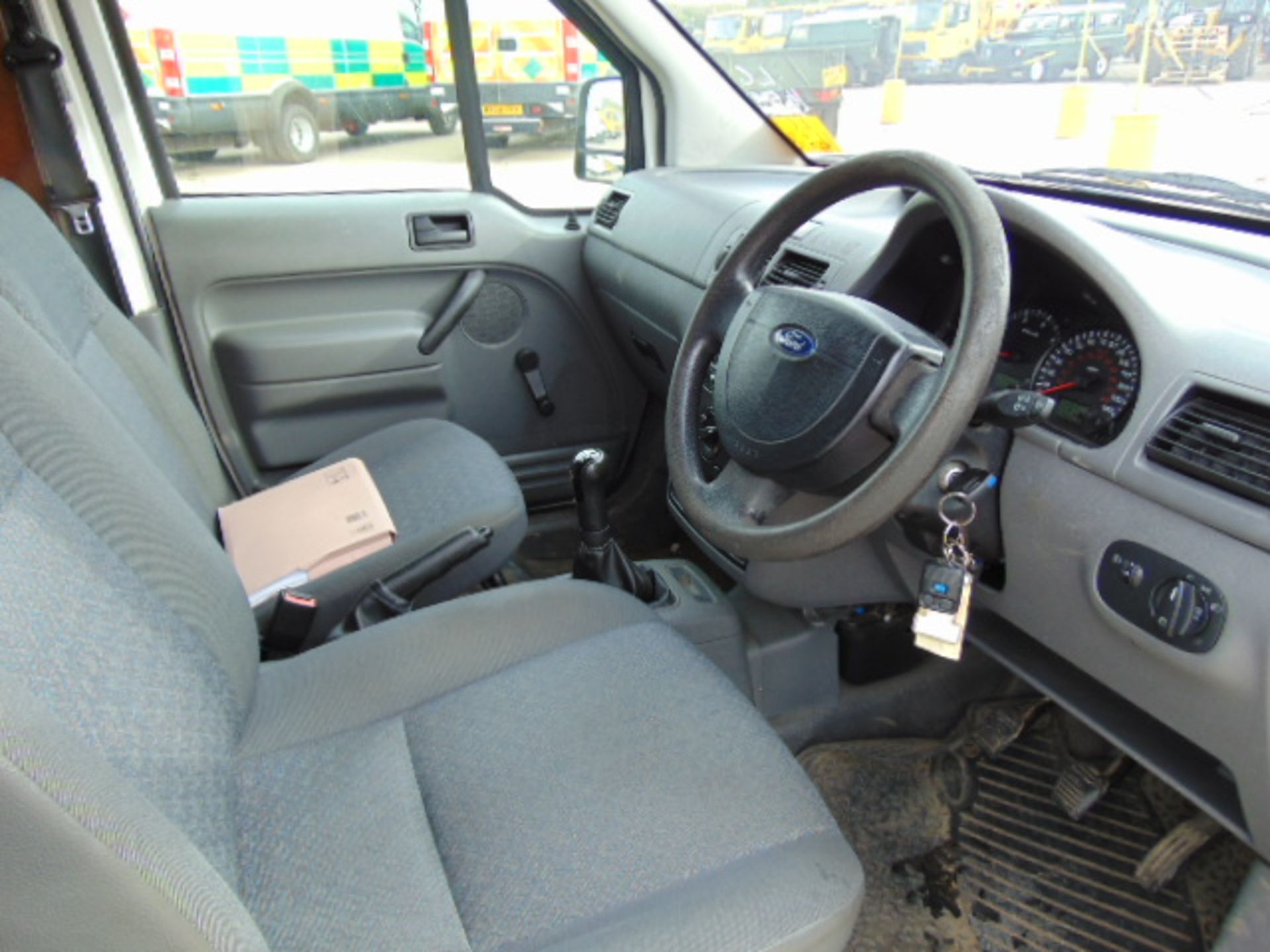 2005 Ford Transit Connect T200 L Panel Van 45,378 miles - Image 12 of 15