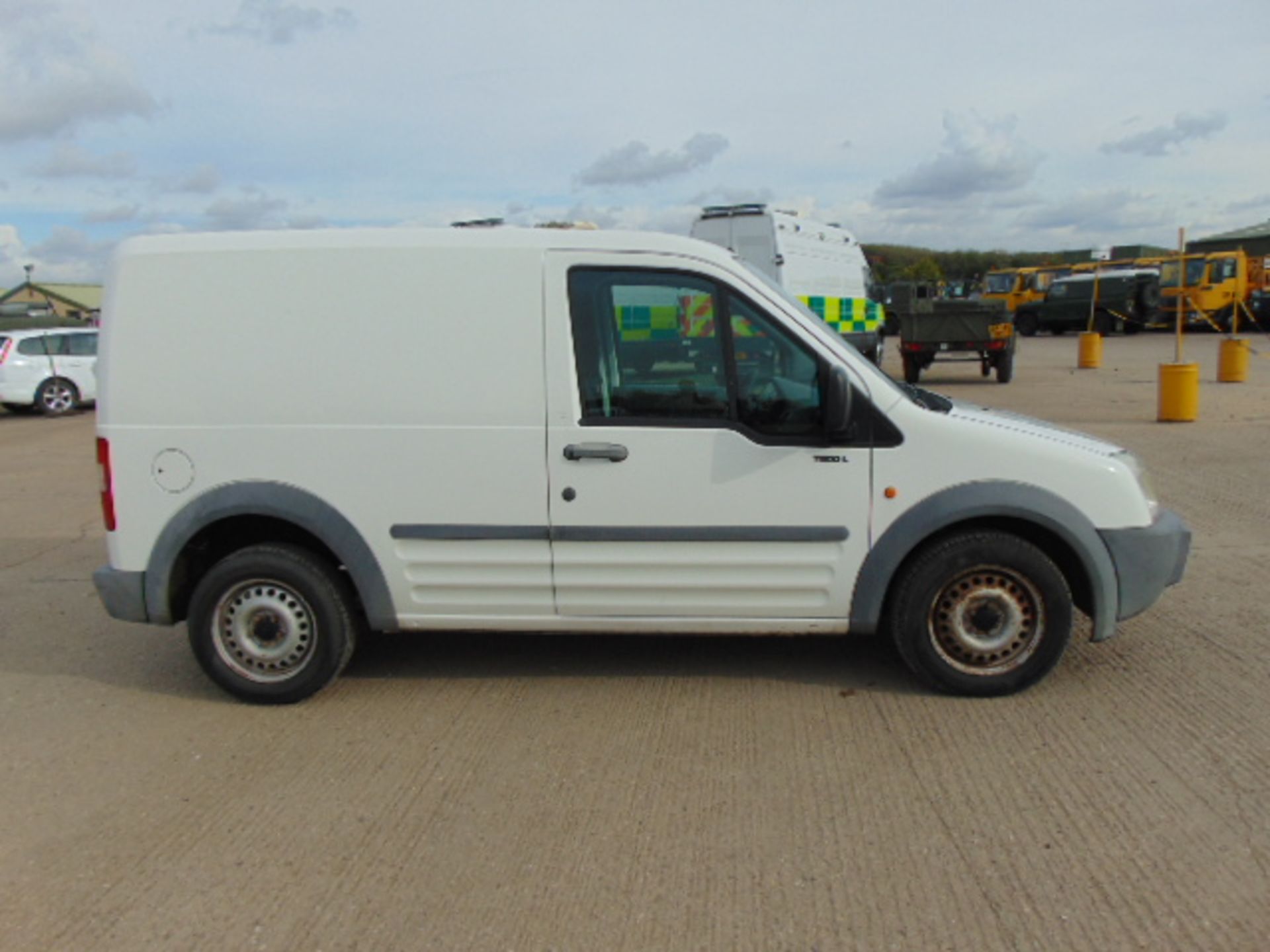 2005 Ford Transit Connect T200 L Panel Van 35,338 miles - Image 5 of 15