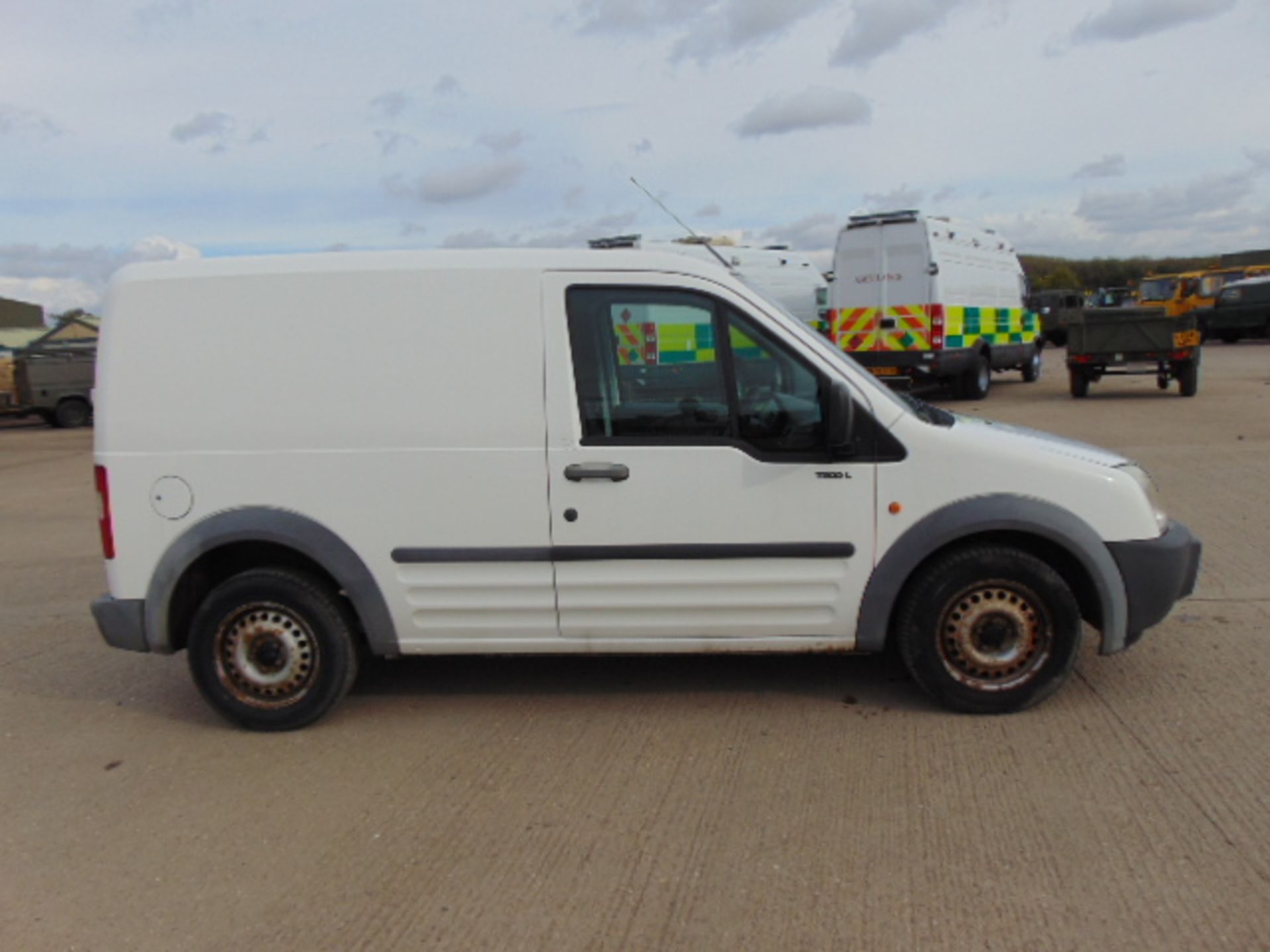 2005 Ford Transit Connect T200 L Panel Van 45,378 miles - Image 4 of 15
