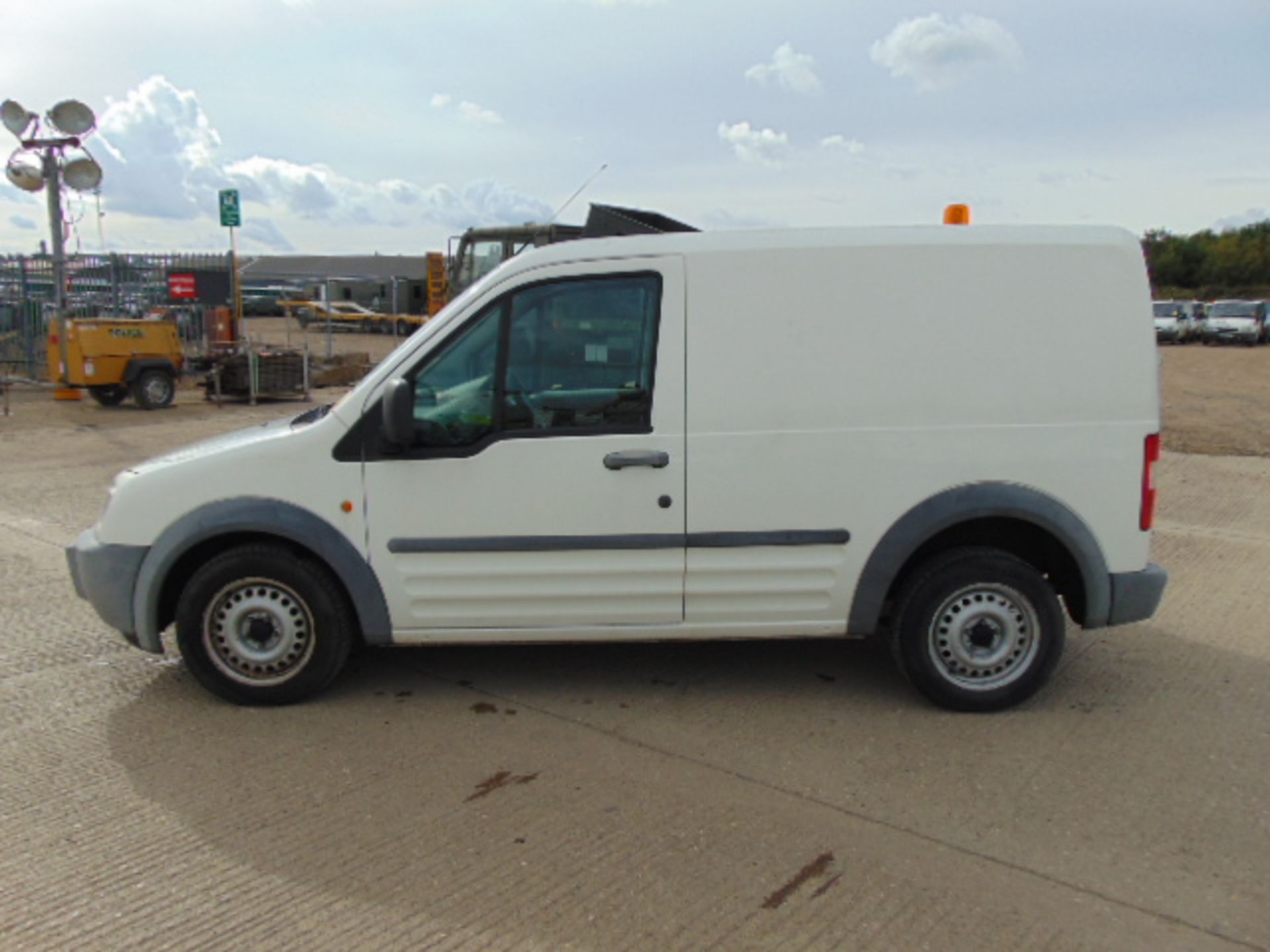 2006 Ford Transit Connect T200 L Panel Van 26,410 miles - Image 4 of 15