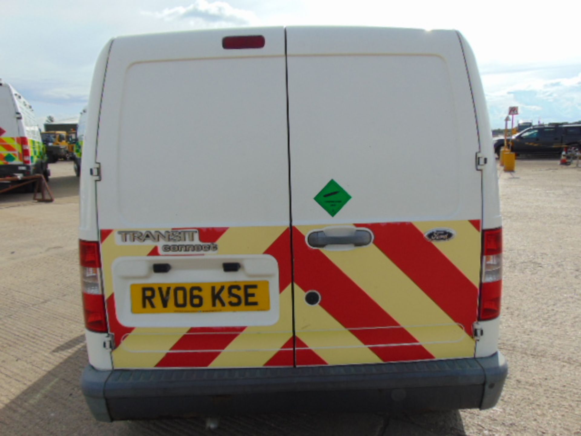 2006 Ford Transit Connect T200 L Panel Van 38,484 miles - Image 7 of 16