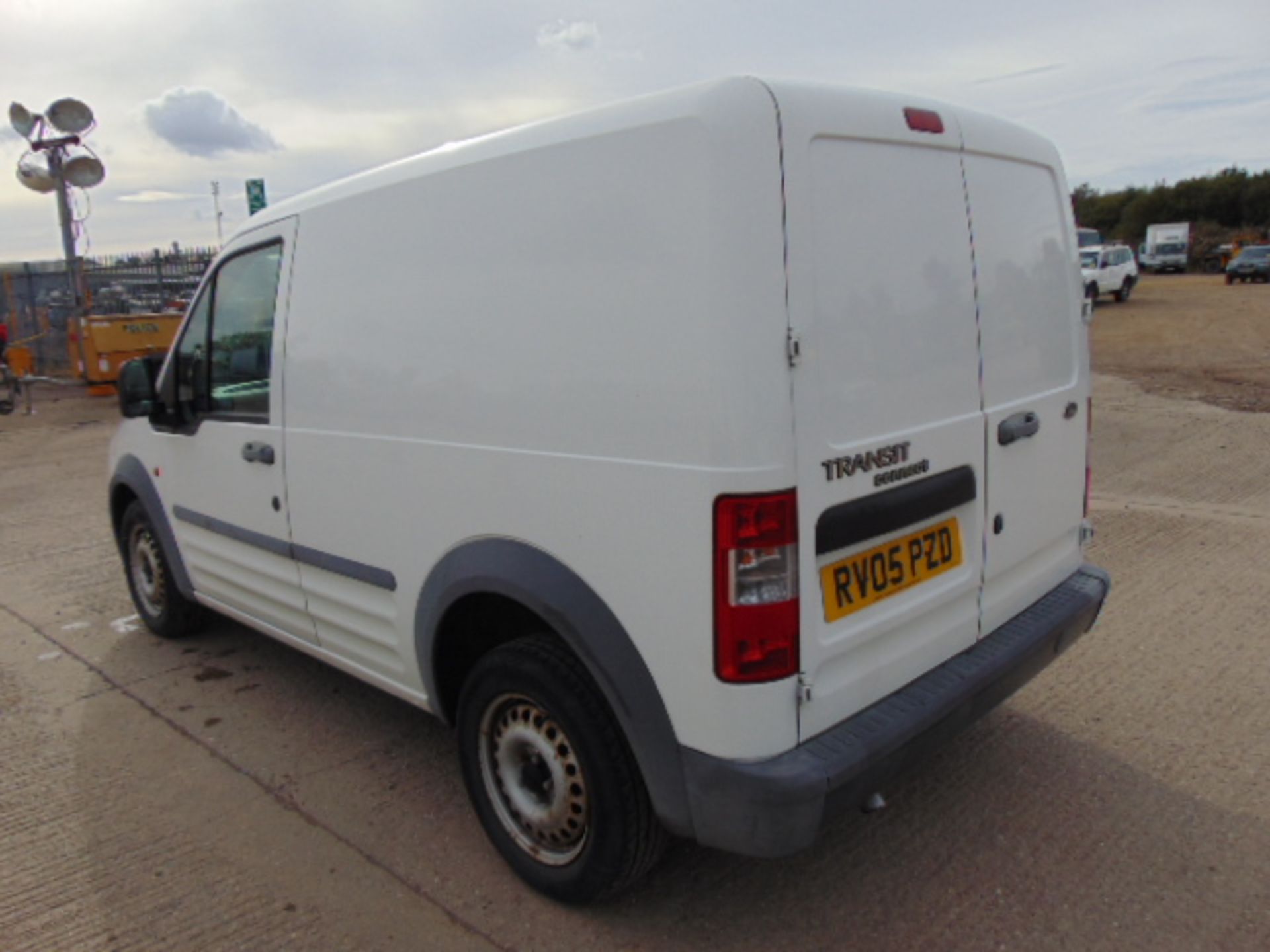 2005 Ford Transit Connect T200 L Panel Van 35,338 miles - Image 8 of 15