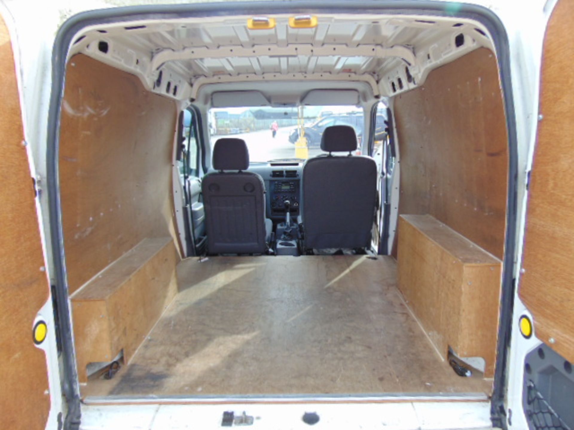 2005 Ford Transit Connect T200 L Panel Van 45,378 miles - Image 13 of 15