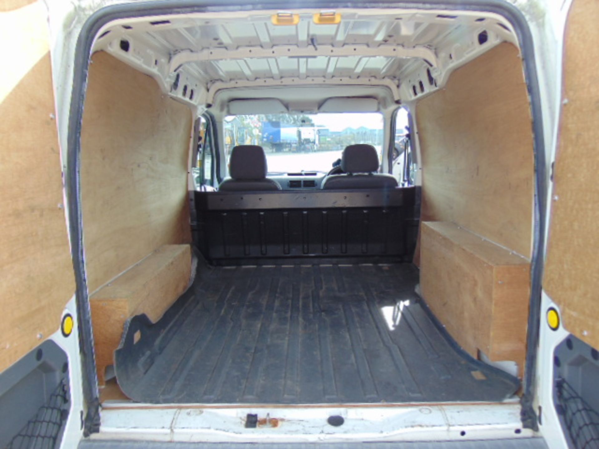 2004 Ford Transit Connect T200 L Panel Van 24,165 miles - Image 13 of 14