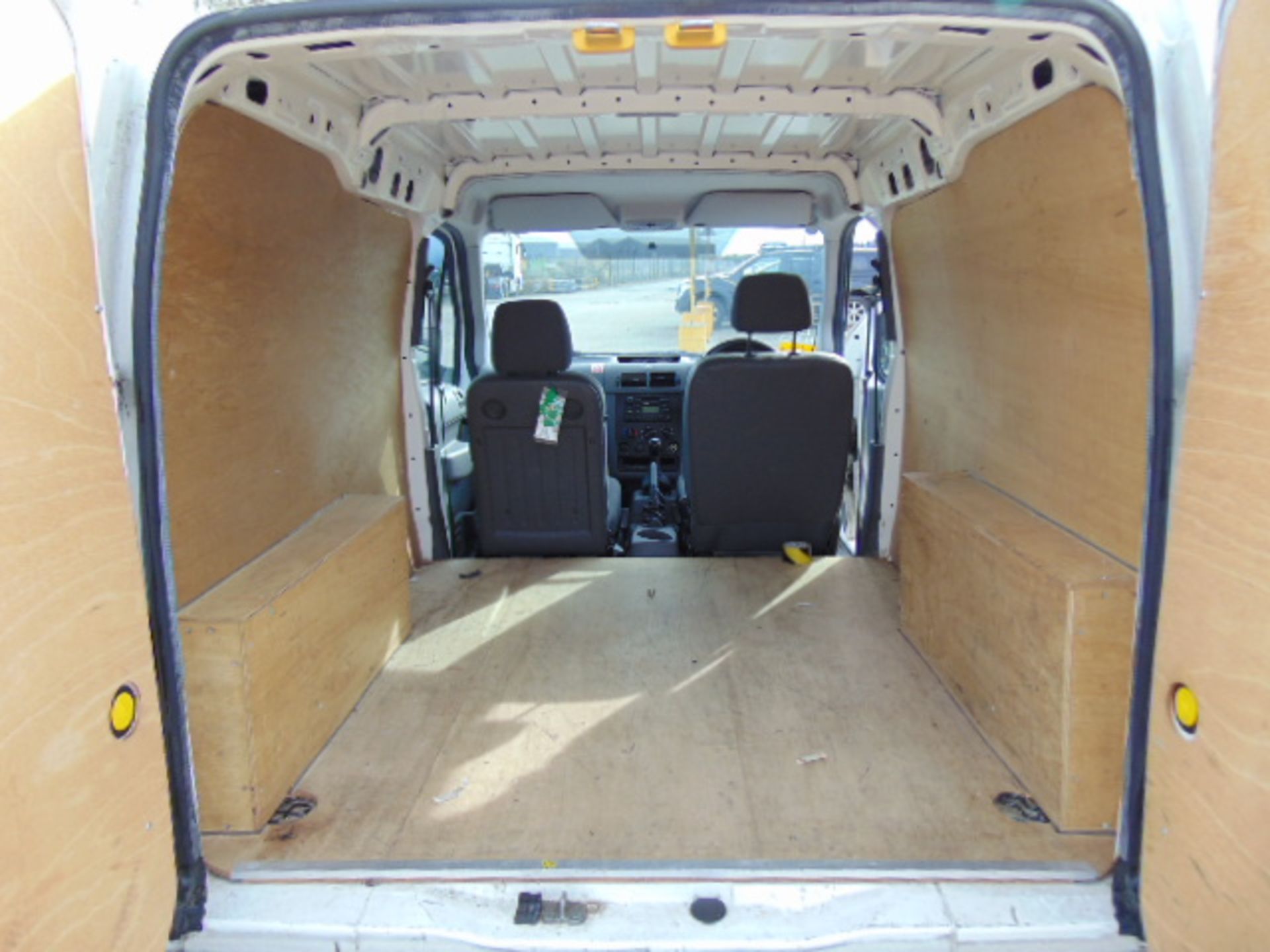 2006 Ford Transit Connect T200 L Panel Van 25,668 miles - Image 13 of 15