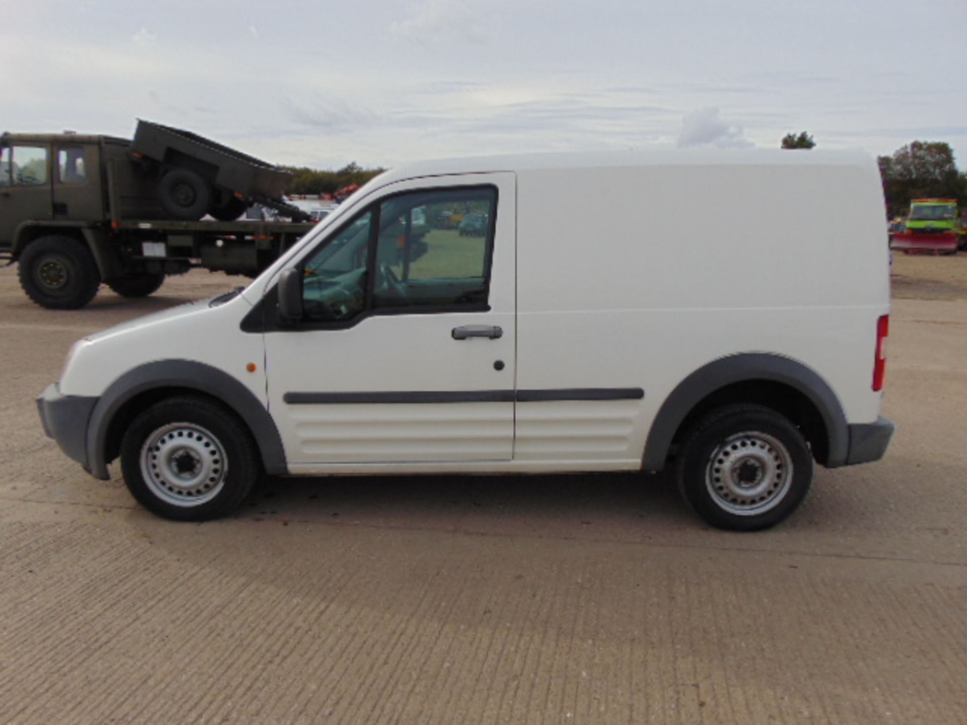 2006 Ford Transit Connect T200 L Panel Van 25,668 miles - Image 4 of 15