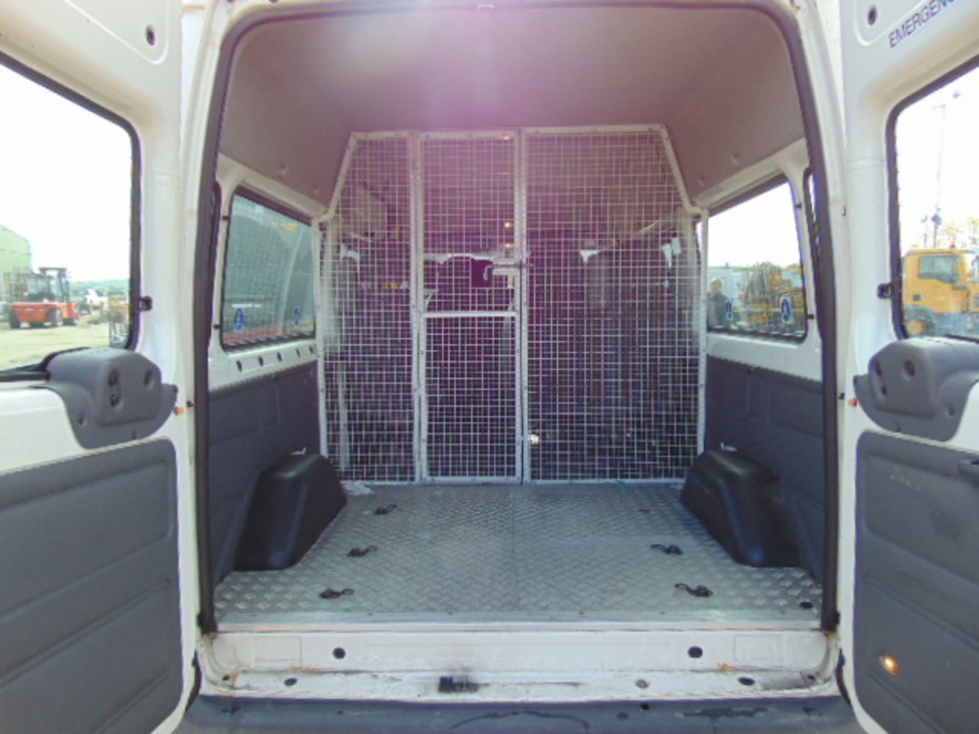 2005 Ford Transit 8 Seat Minibus 29,001 miles - Image 15 of 20