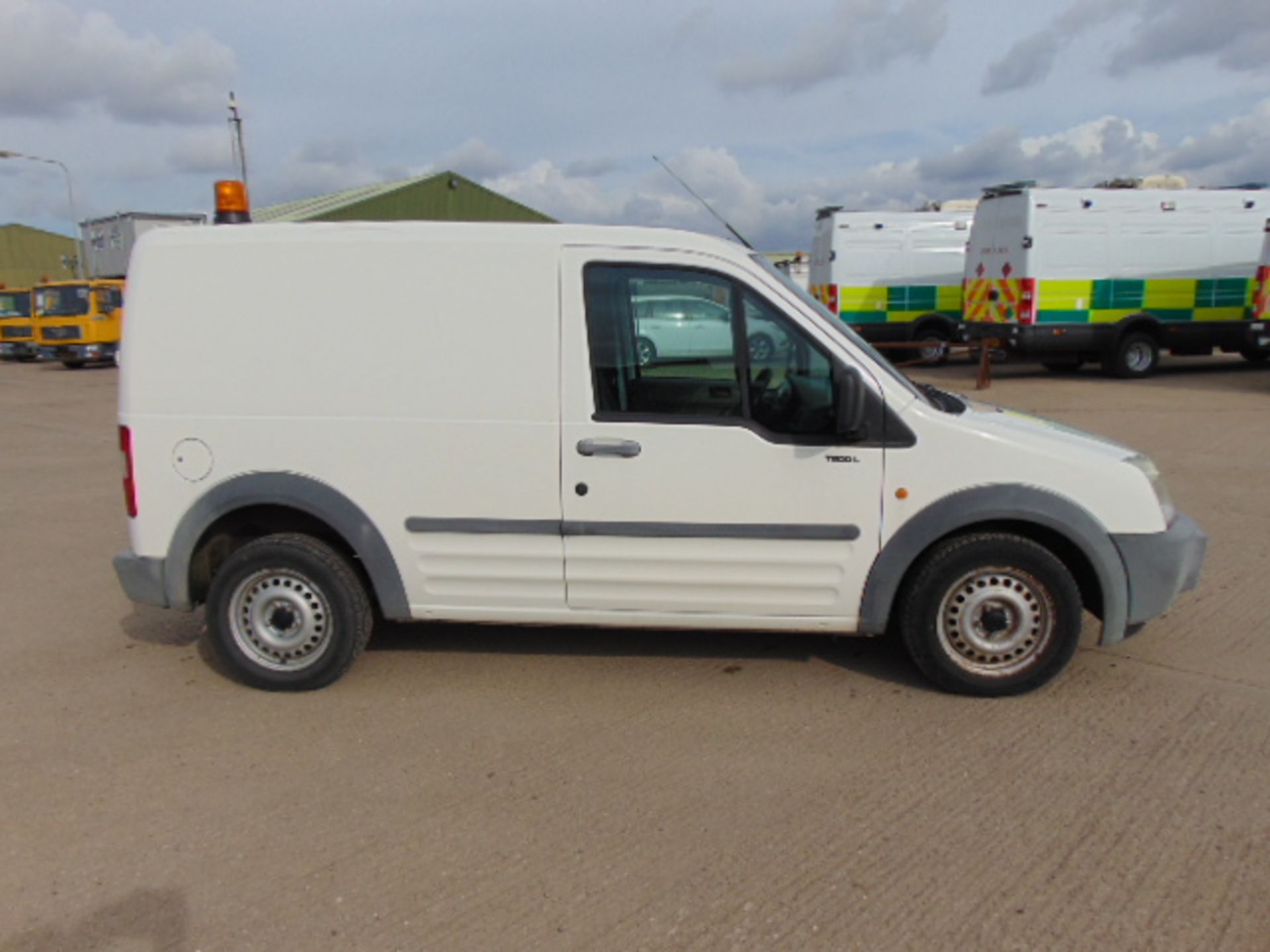 2006 Ford Transit Connect T200 L Panel Van 26,410 miles - Image 5 of 15