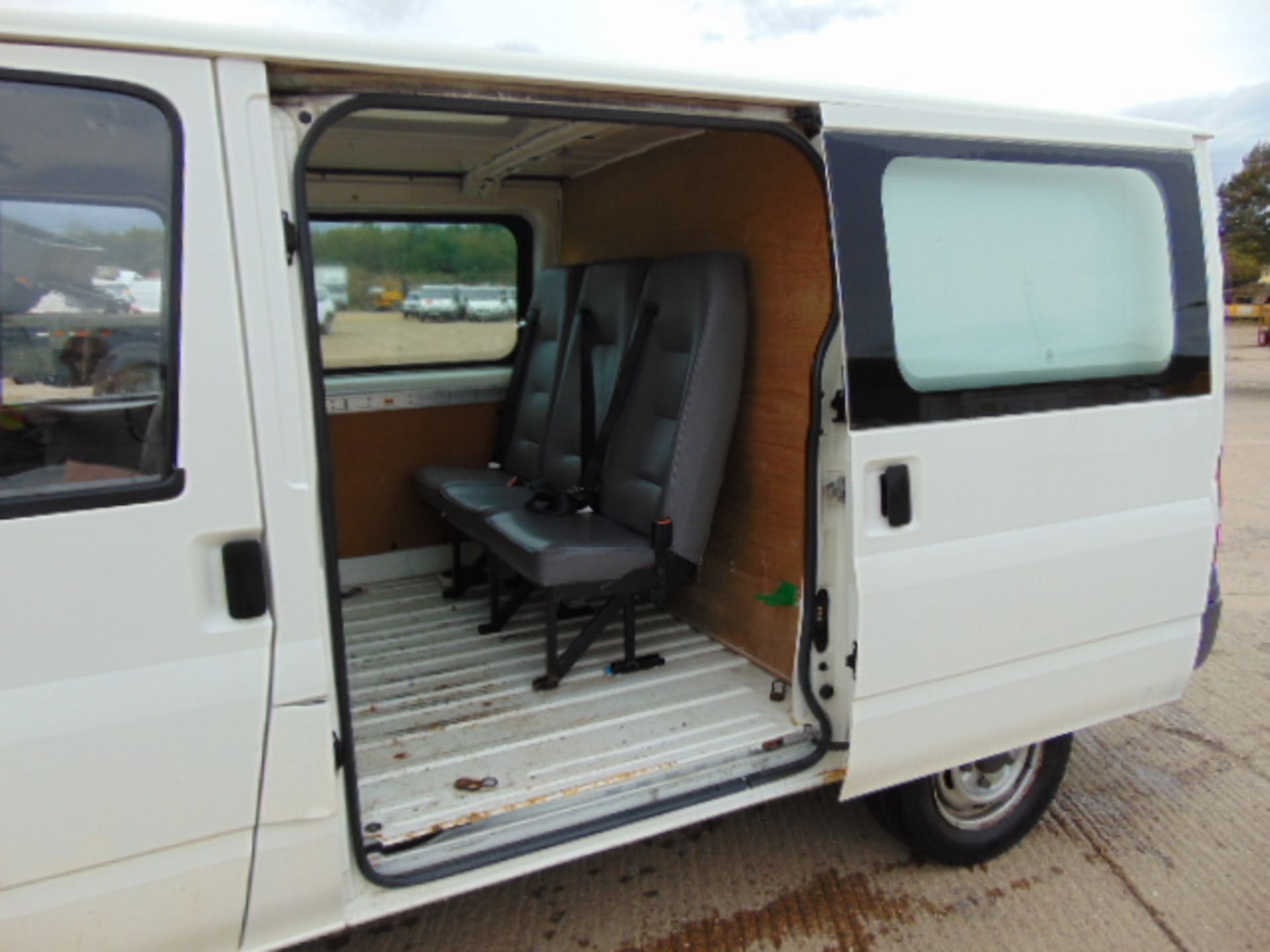 2005 Ford Transit 85 T260 Panel Van 13,507 miles - Image 12 of 21