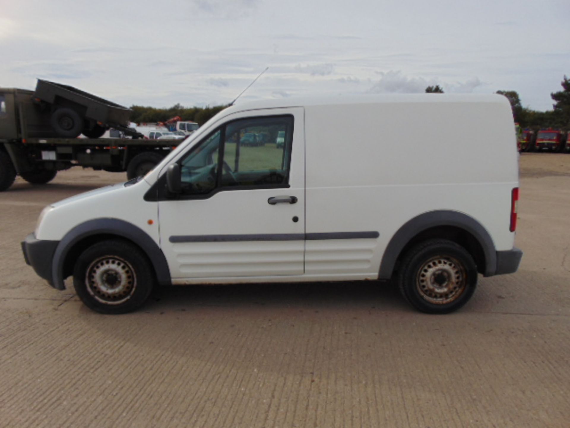 2005 Ford Transit Connect T200 L Panel Van 45,378 miles - Image 5 of 15