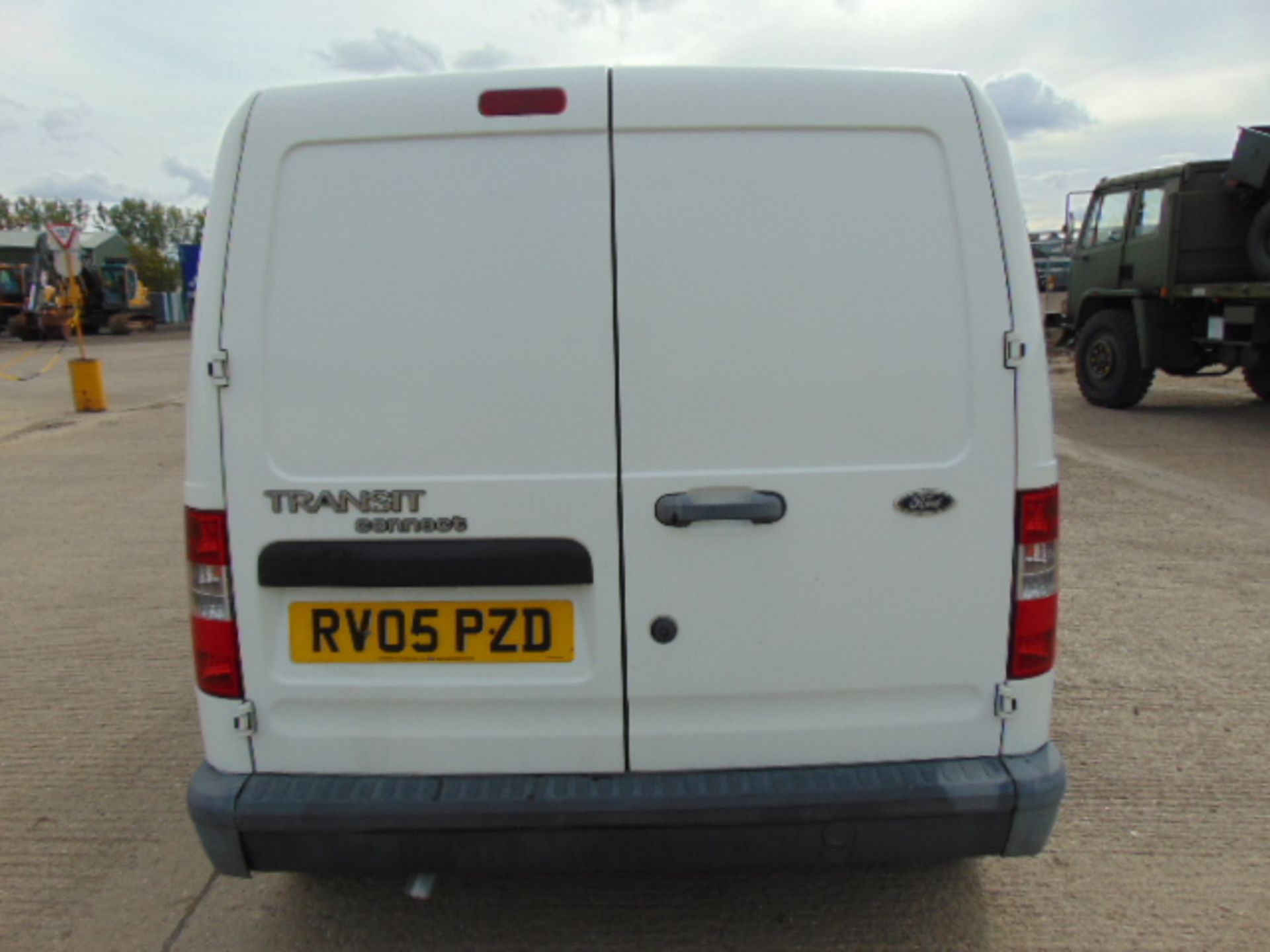 2005 Ford Transit Connect T200 L Panel Van 35,338 miles - Image 7 of 15