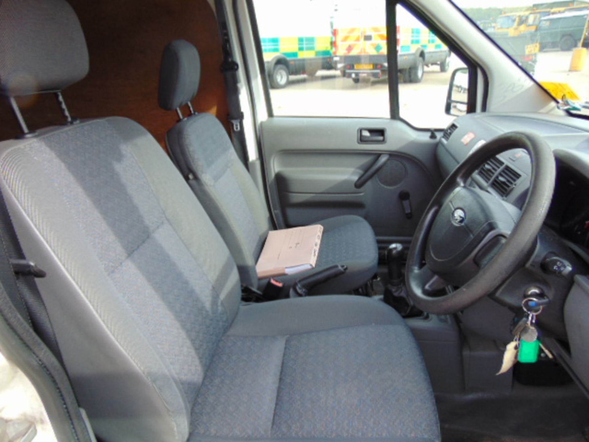 2005 Ford Transit Connect T200 L Panel Van 35,338 miles - Image 12 of 15