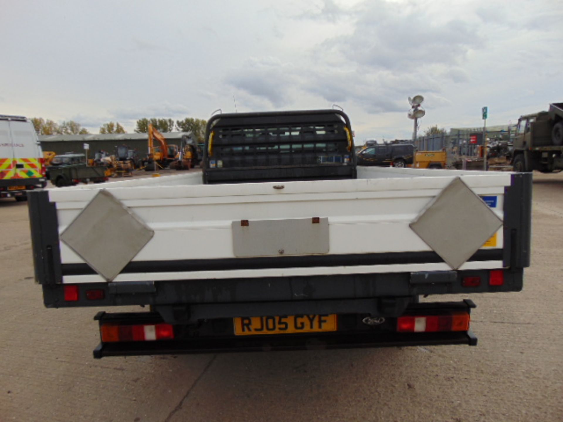 2005 Ford Transit 115 T350 Dropside Pickup 31,363 miles - Image 7 of 16