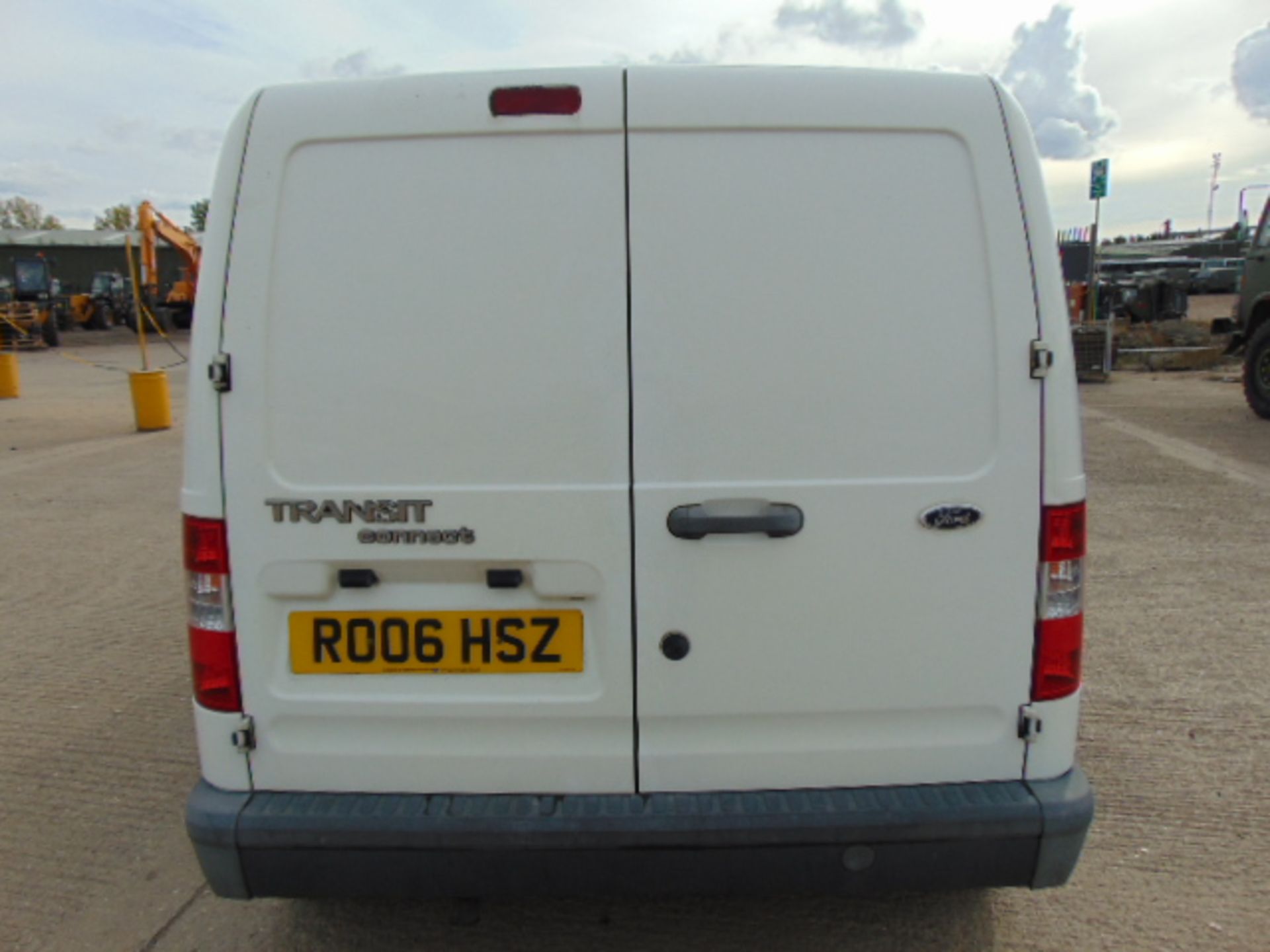 2006 Ford Transit Connect T200 L Panel Van 25,668 miles - Image 7 of 15
