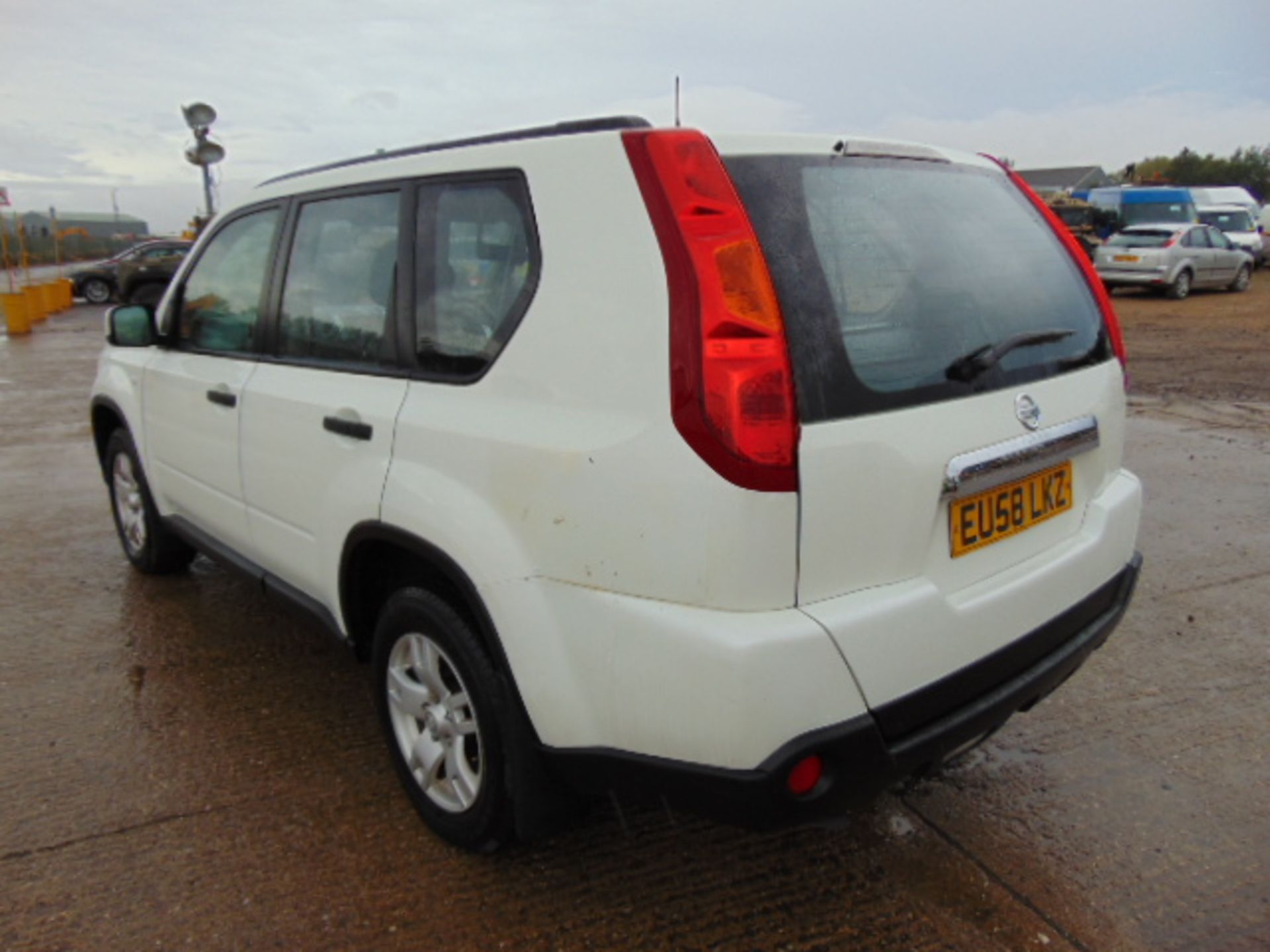 Nissan X-Trail Trek 2.0DCi - Image 8 of 19