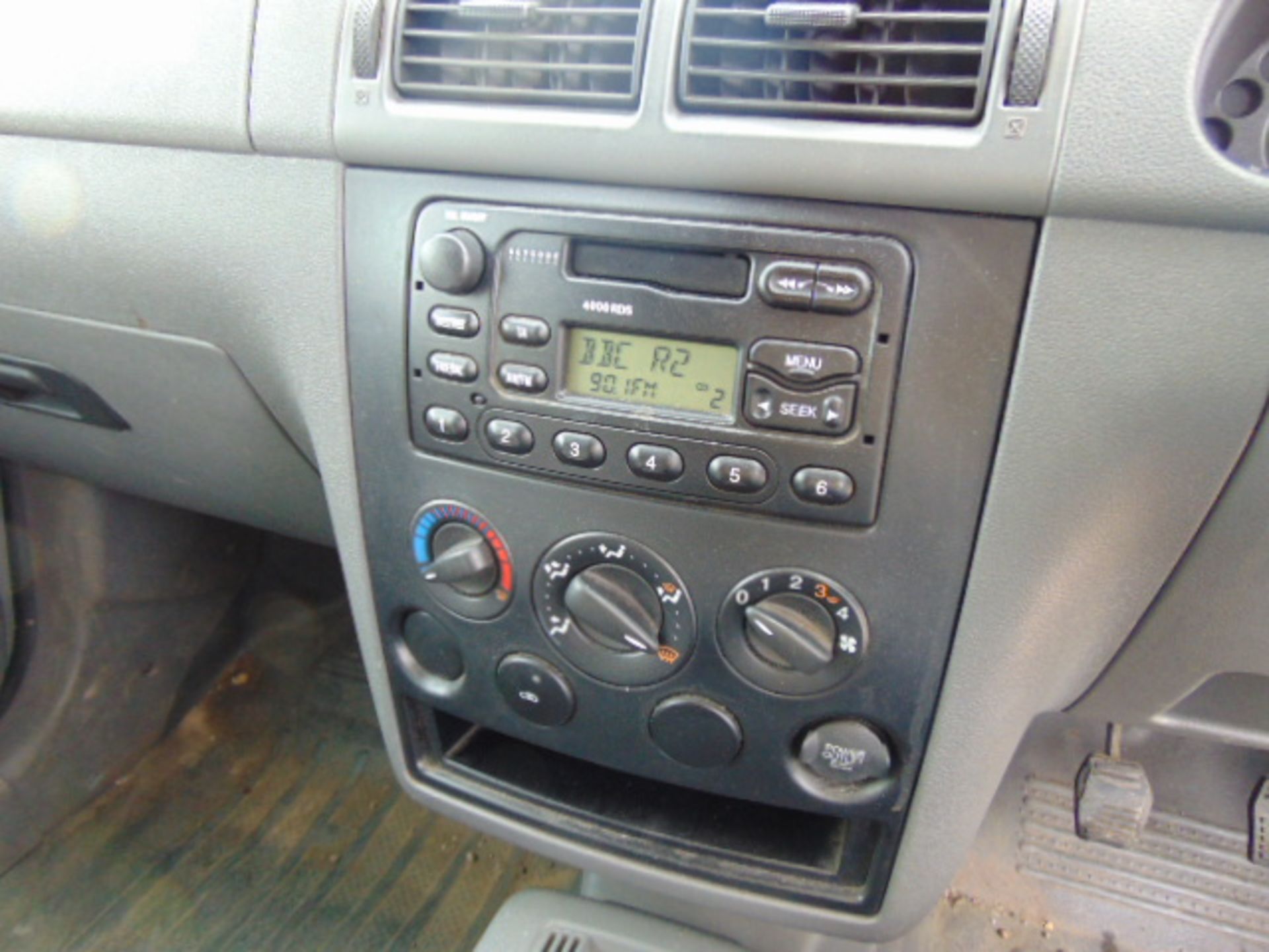 2005 Ford Transit Connect T200 L Panel Van 35,338 miles - Image 11 of 15
