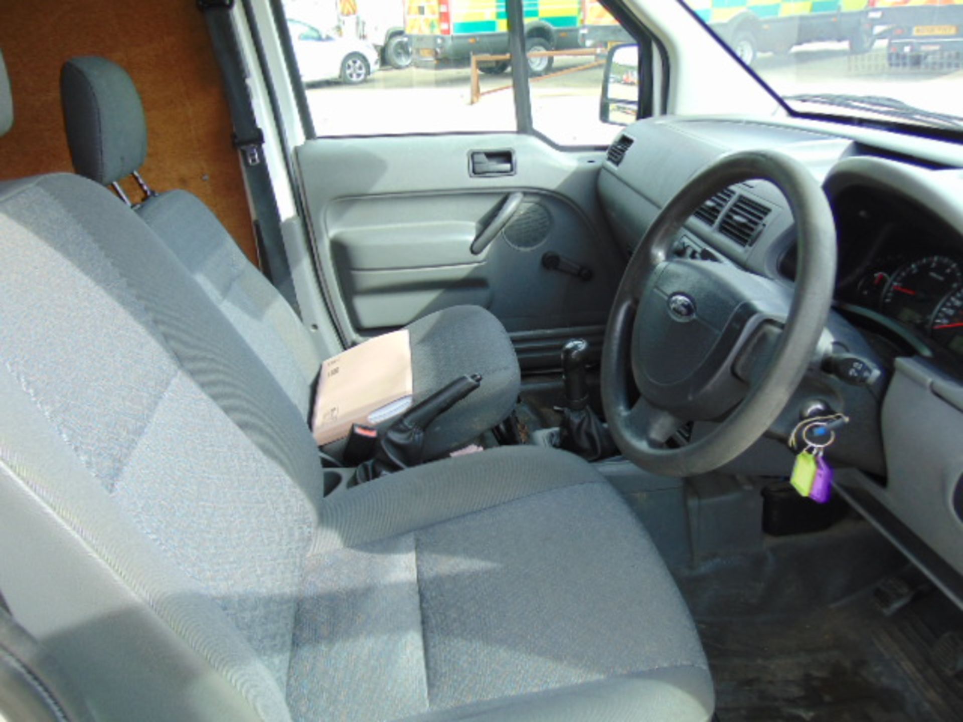 2004 Ford Transit Connect T200 L Panel Van 39,182 miles - Image 12 of 15