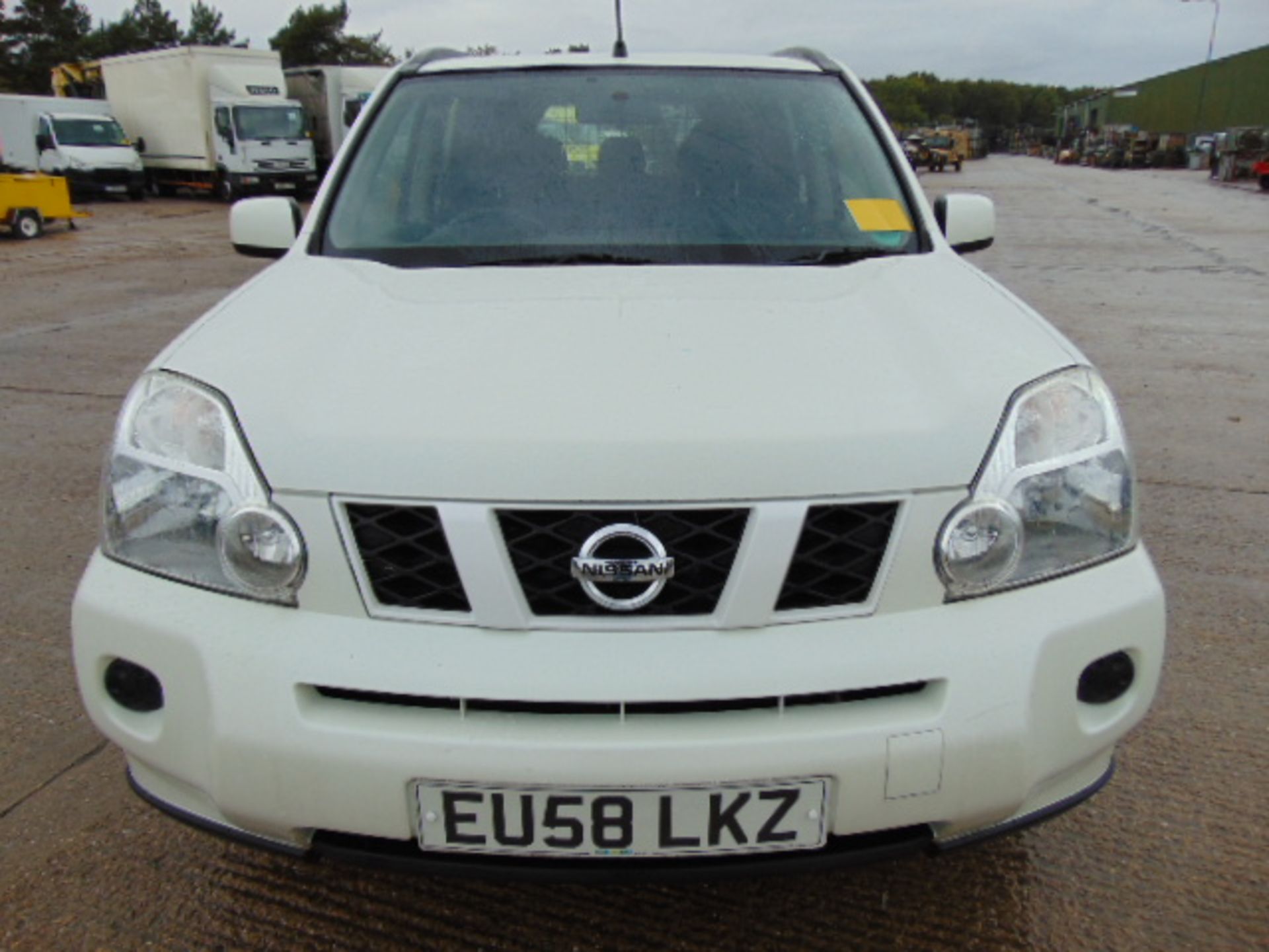 Nissan X-Trail Trek 2.0DCi - Image 2 of 19