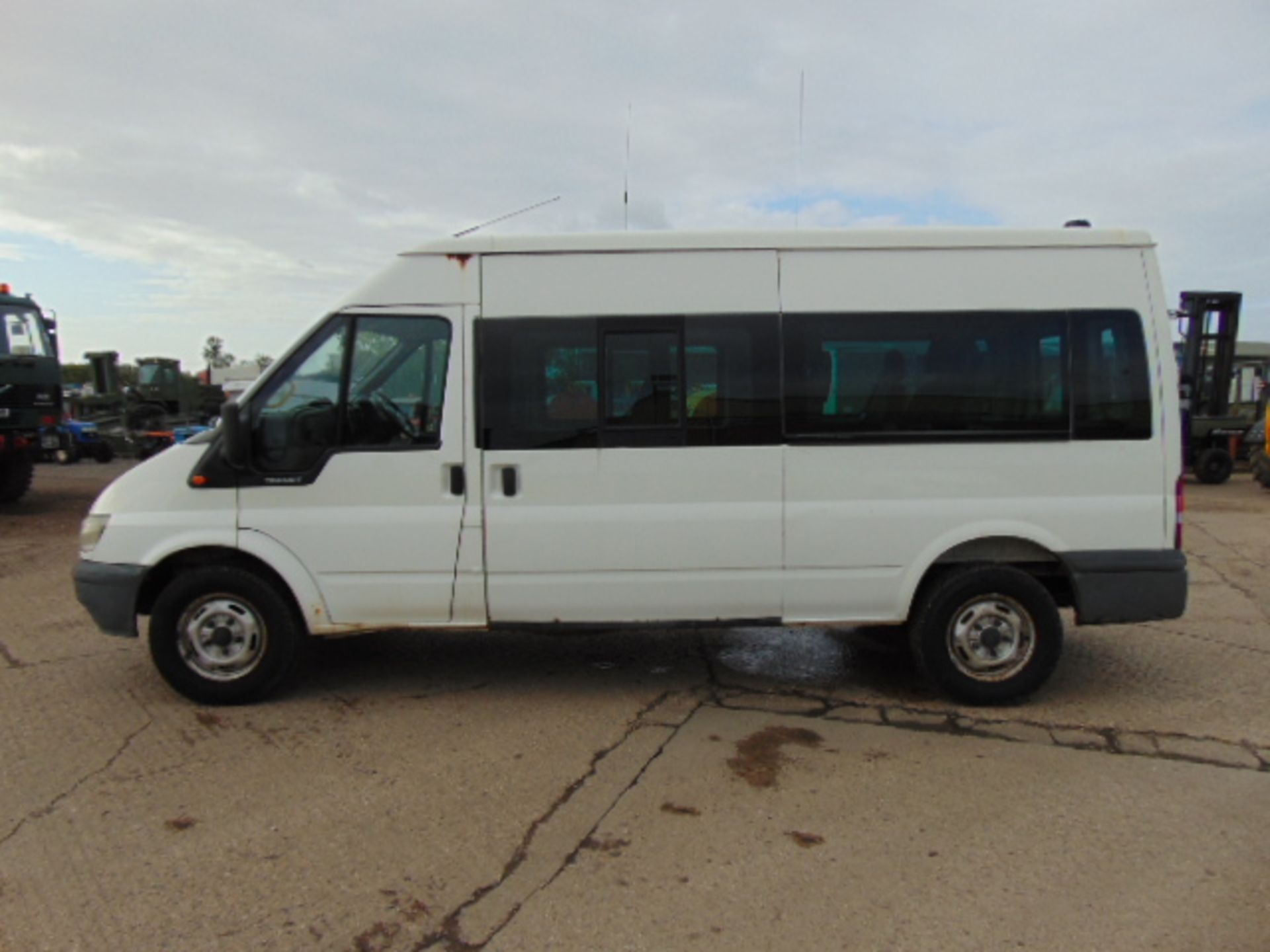 2004 Ford Transit 12 Seat Minibus 62,186 miles - Image 4 of 22