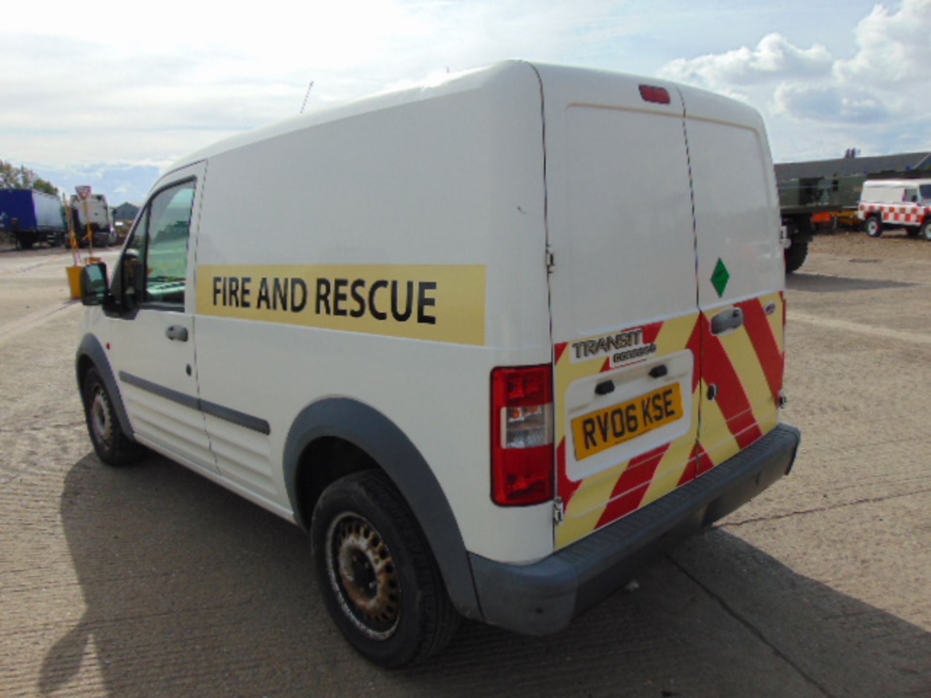 2006 Ford Transit Connect T200 L Panel Van 38,484 miles - Image 8 of 16