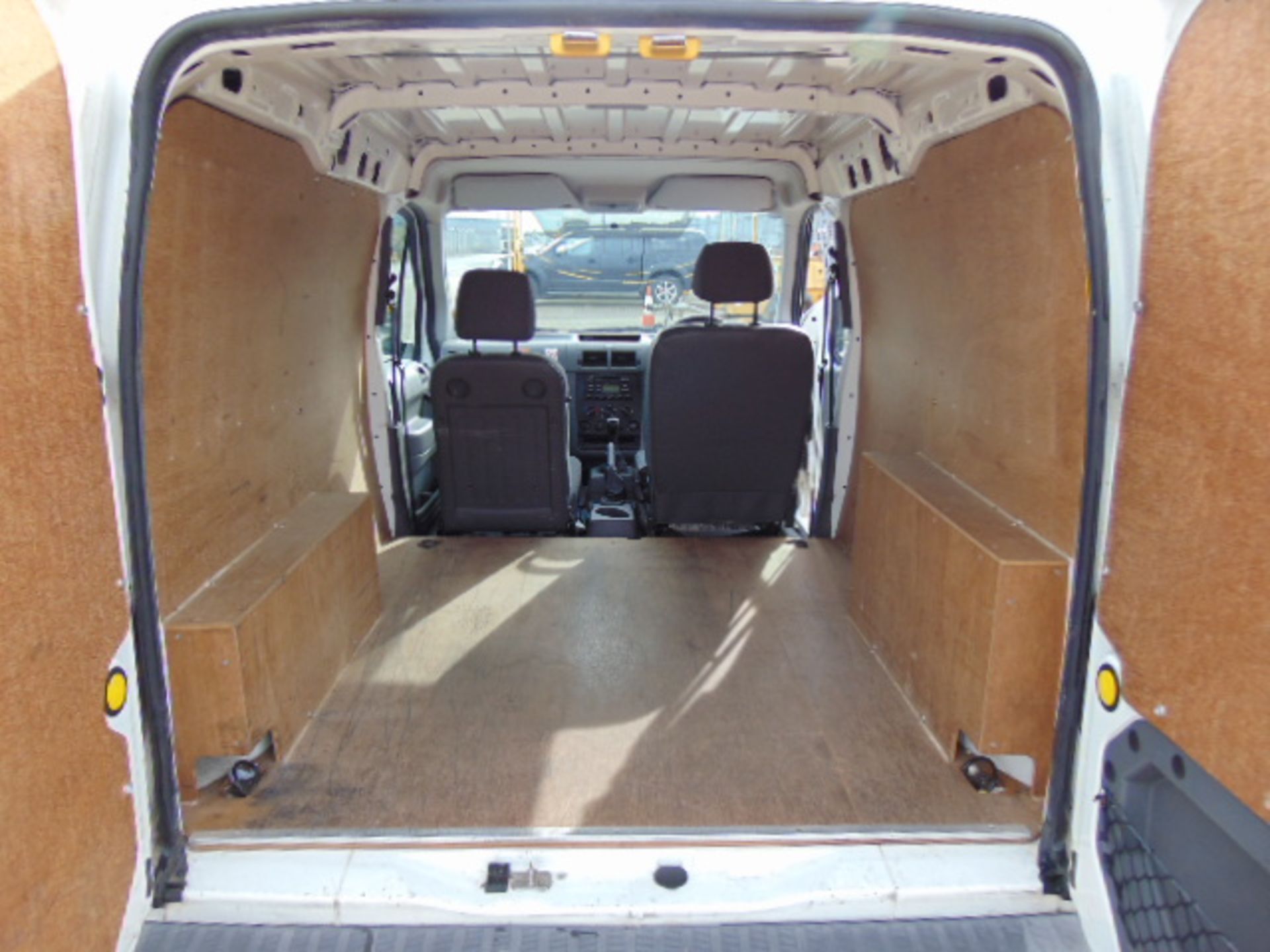 2005 Ford Transit Connect T200 L Panel Van 35,338 miles - Image 13 of 15