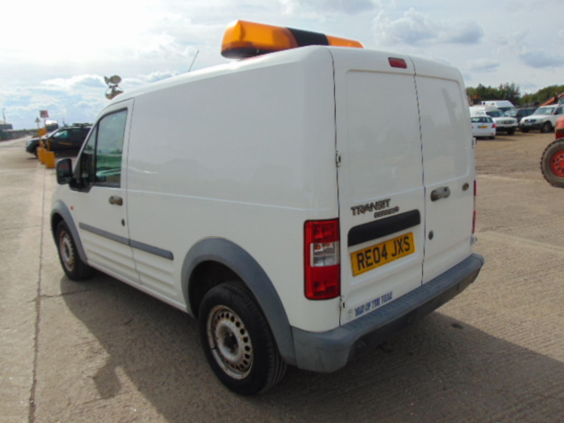 2004 Ford Transit Connect T200 L Panel Van 24,165 miles - Image 8 of 14