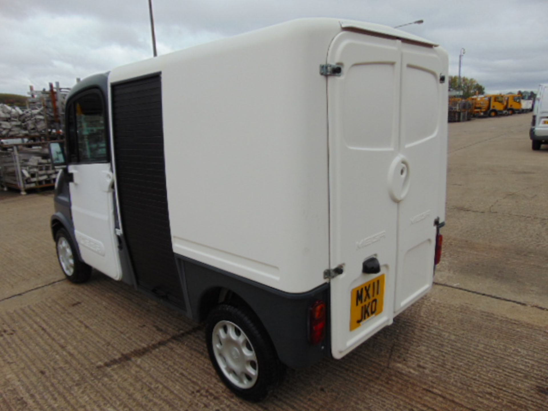 2011 Aixam Mega Electric City Van - Image 8 of 17