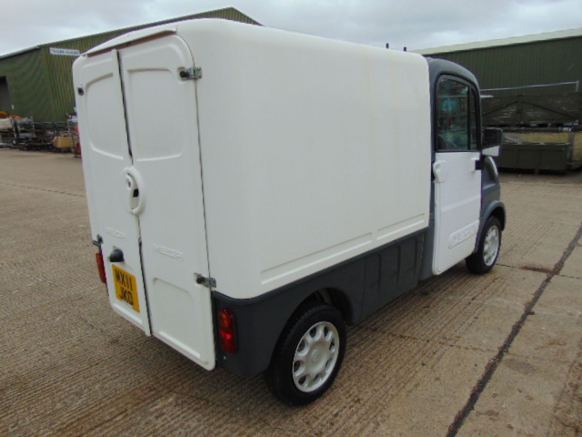 2011 Aixam Mega Electric City Van - Image 6 of 17