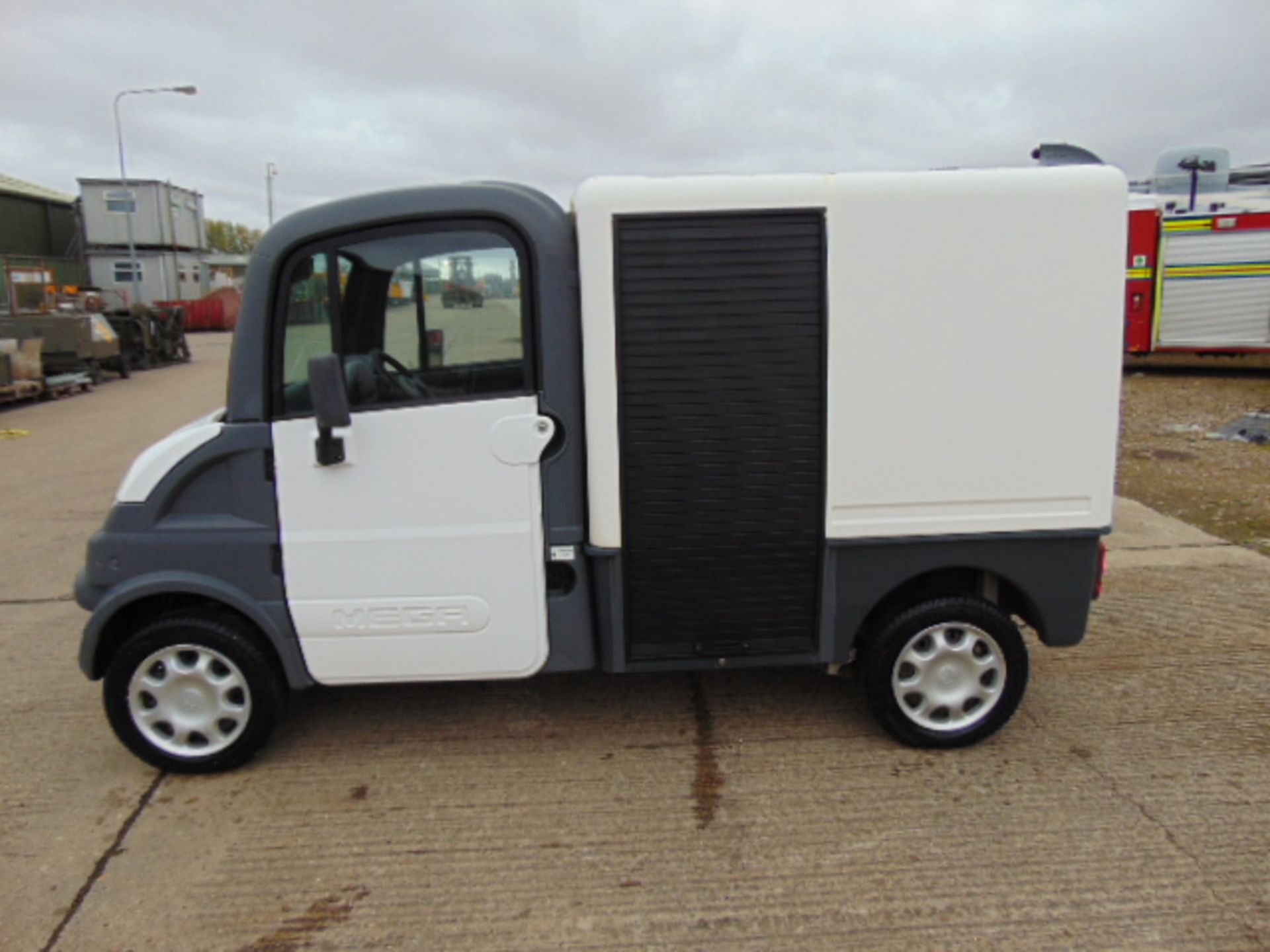 2011 Aixam Mega Electric City Van - Image 4 of 17