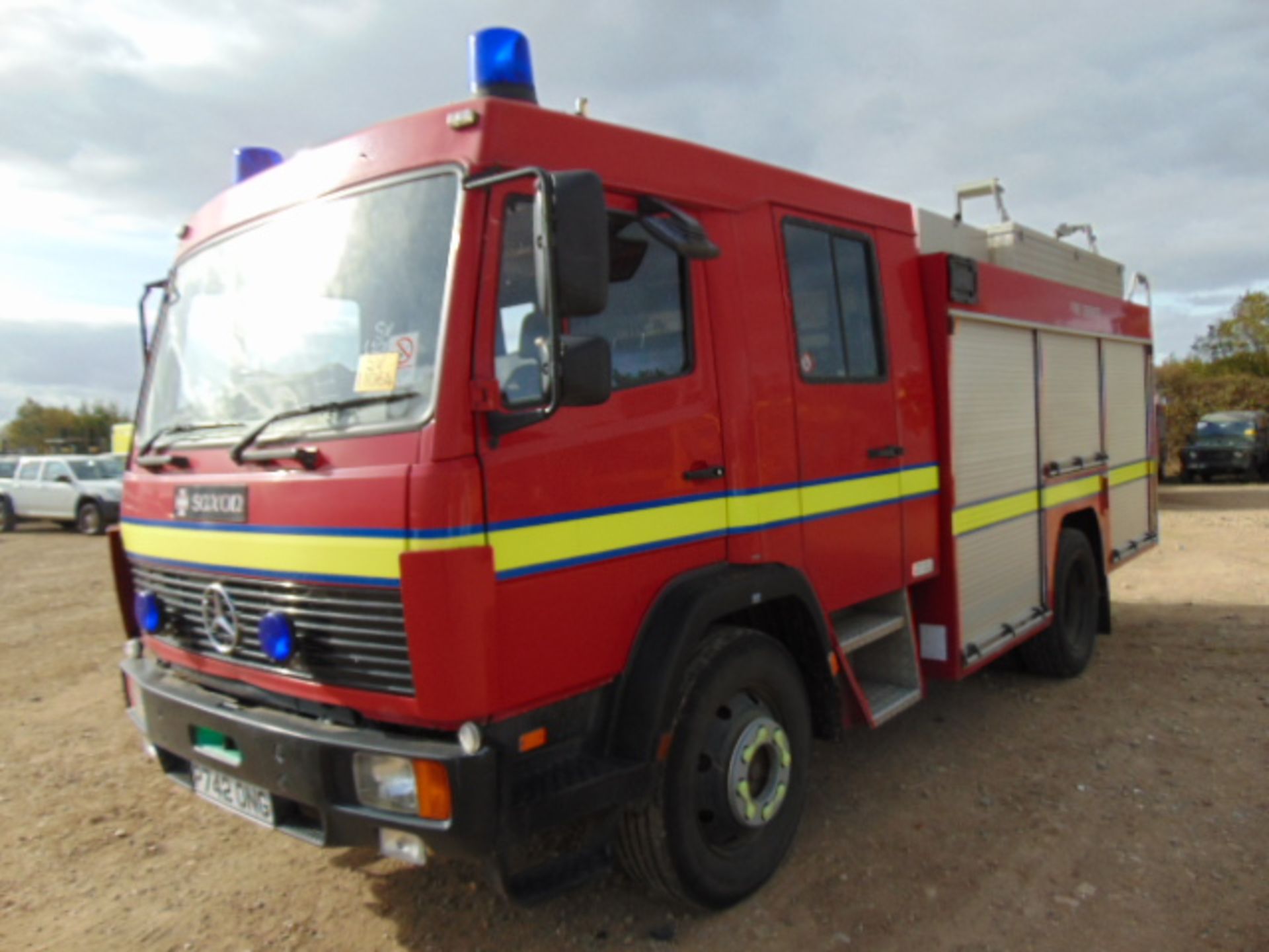 Mercedes 1124 Saxon Fire Engine - Image 3 of 23