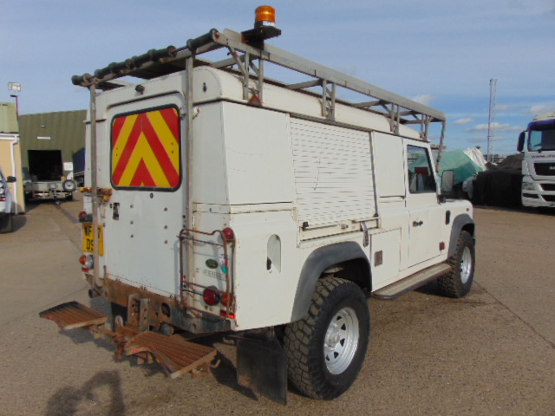 Land Rover Defender 110 Puma Hardtop 4x4 Special Utility (Mobile Workshop) complete with Winch - Image 6 of 27