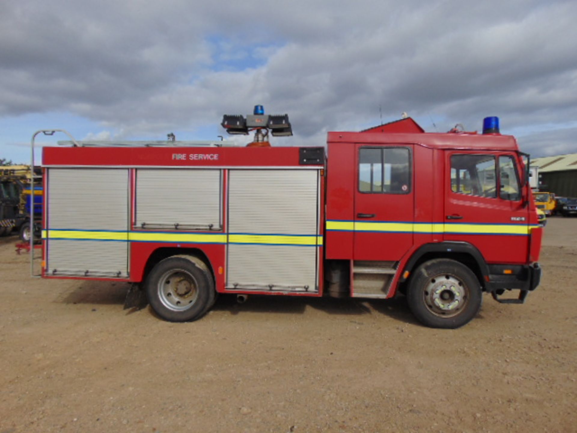 Mercedes 1124 Saxon Fire Engine - Image 8 of 23