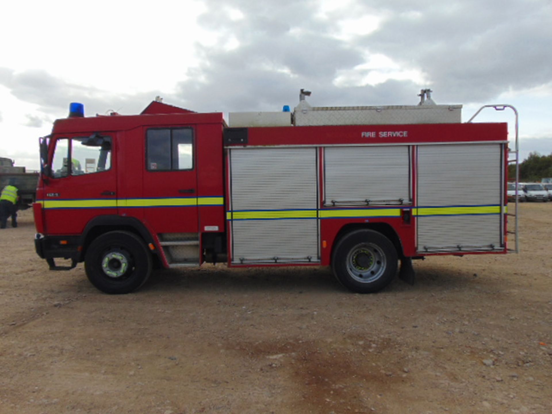 Mercedes 1124 Saxon Fire Engine - Image 4 of 21