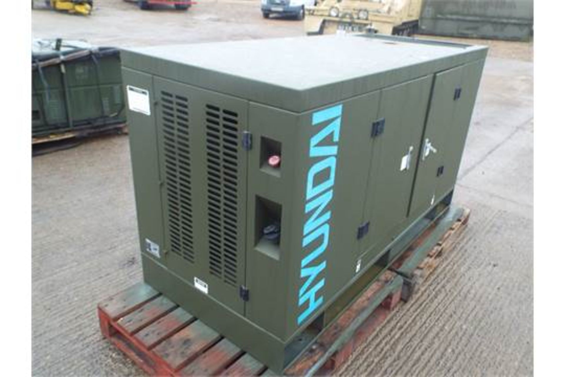 Hyundai DHYISKSE 12 KVA Single Phase Diesel Generator - Image 4 of 17