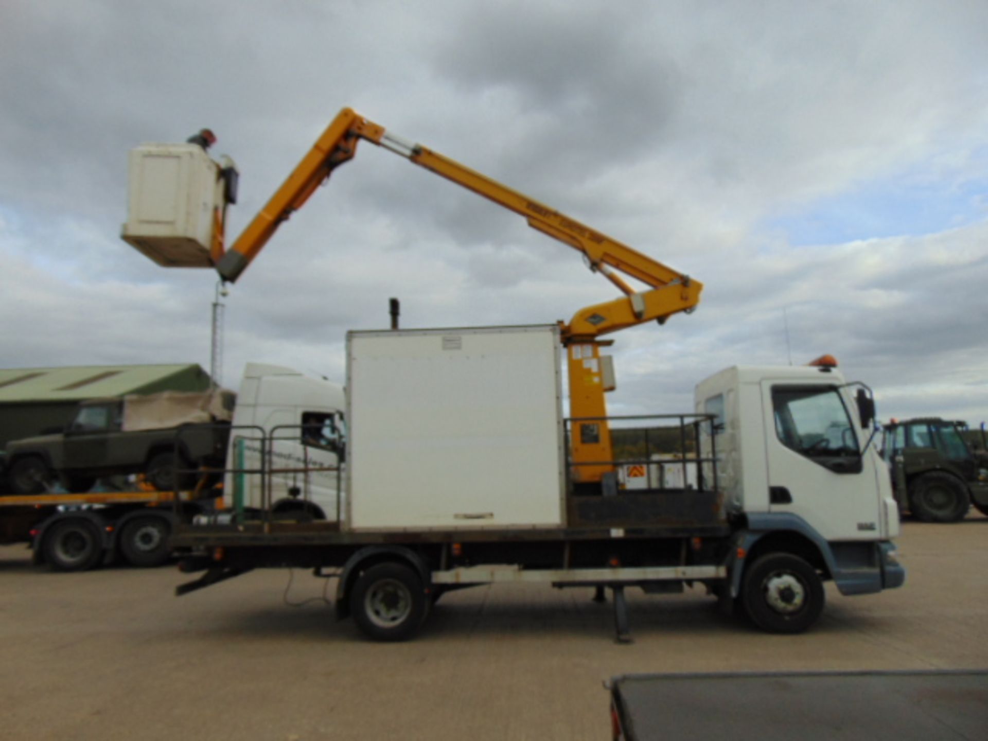 DAF 45.150 C/W Versalift 38NF Aerial Work Platform - Image 8 of 31